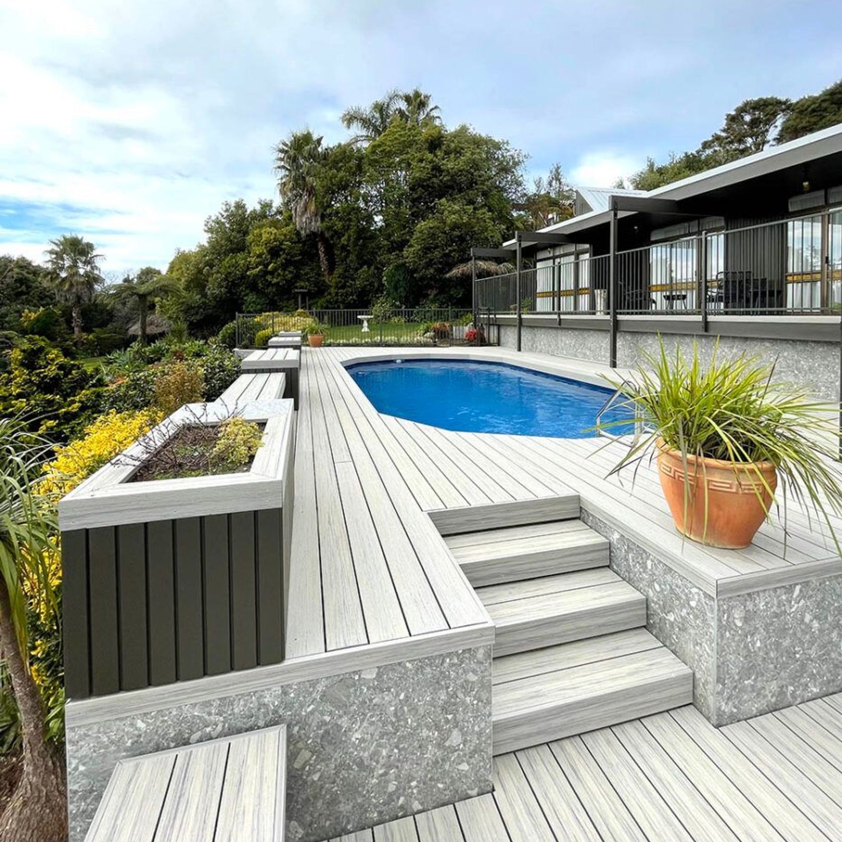 Deckorators® Voyage™  Composite Decking gallery detail image
