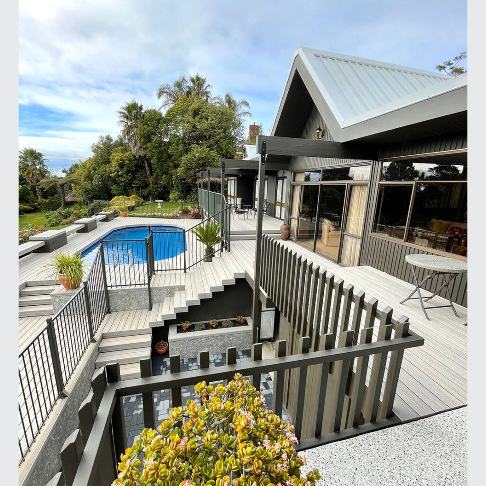 Deckorators® Voyage™  Composite Decking gallery detail image