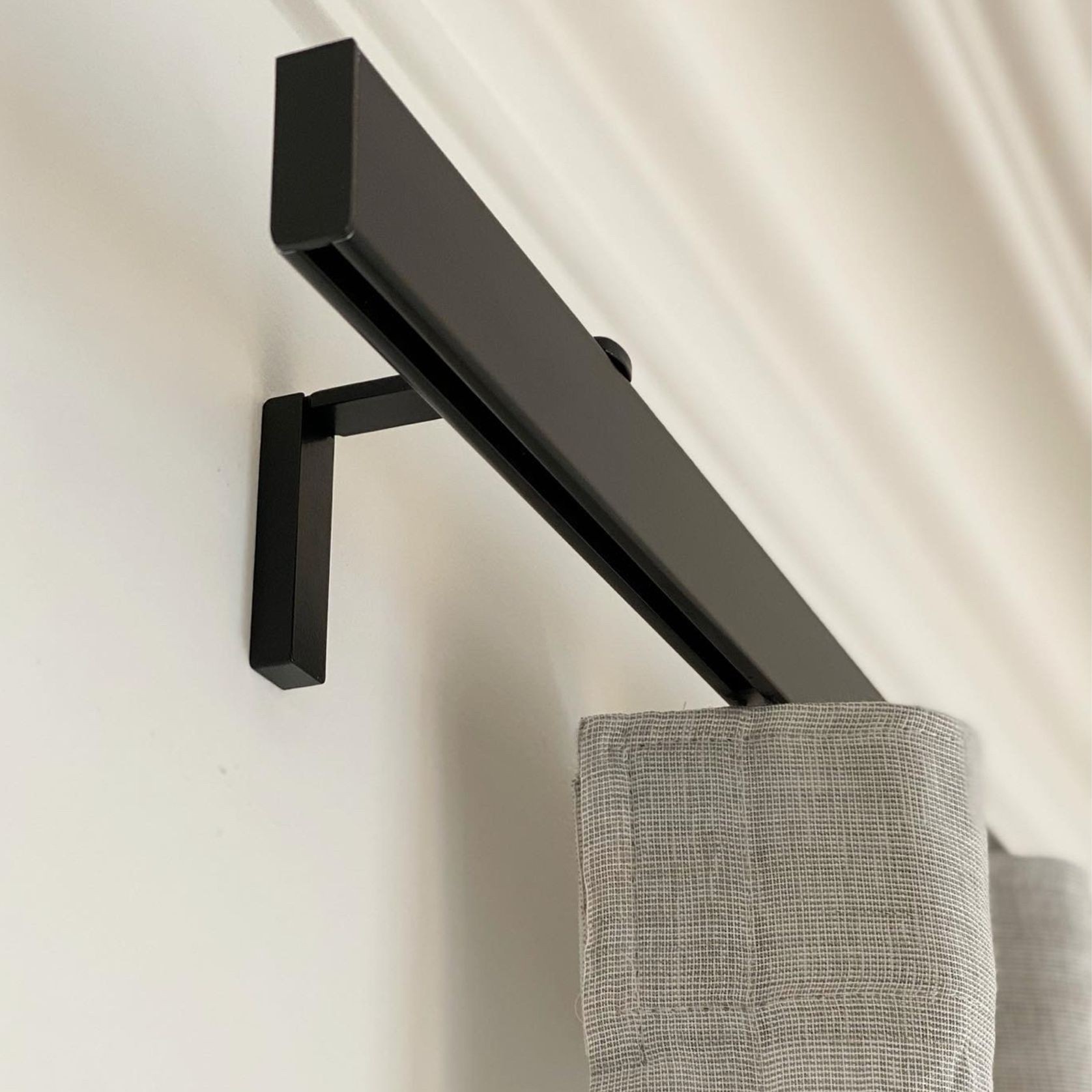 Silent Gliss Metroflat Curtain Rod System gallery detail image