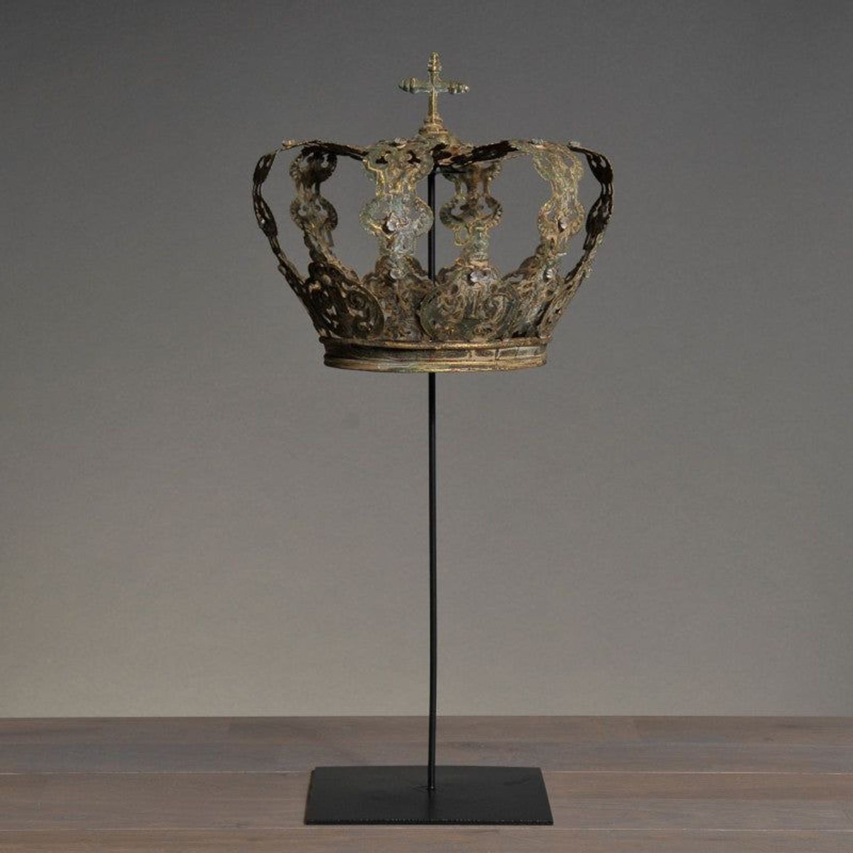 Decorative Royal Crown gallery detail image