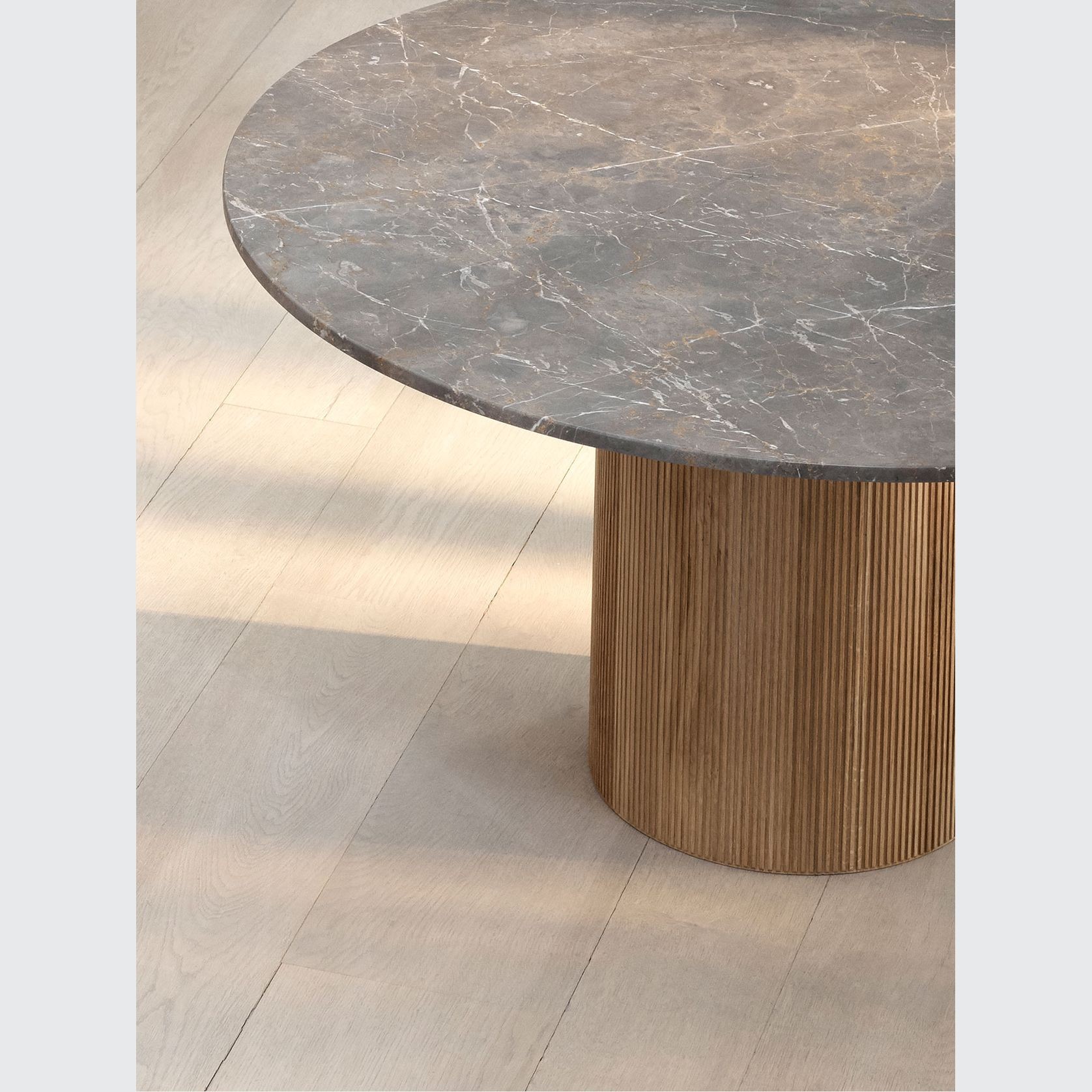 Cabin Round Table by Vipp gallery detail image