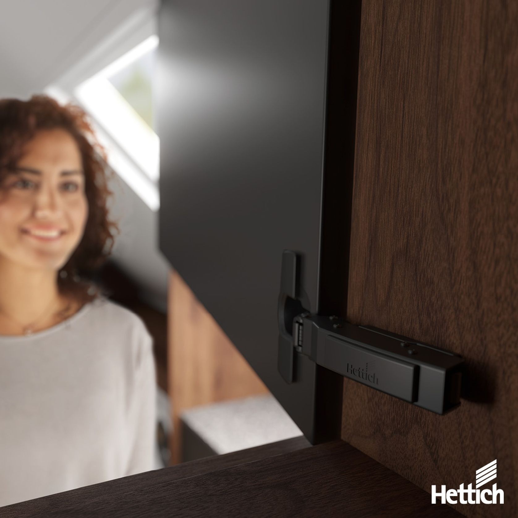 Sensys | Premium Soft-Close Hinge gallery detail image