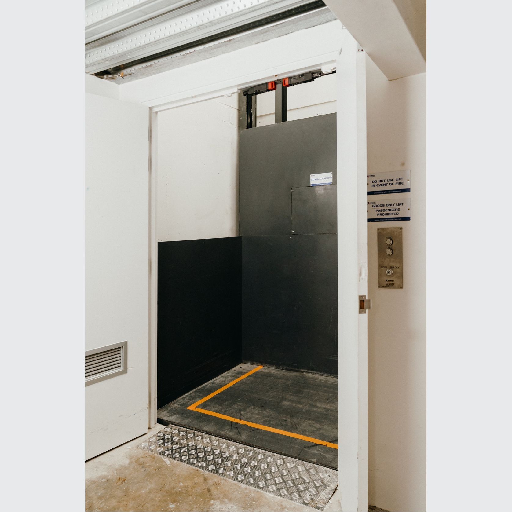 Freight Hoist Mast Lifts gallery detail image