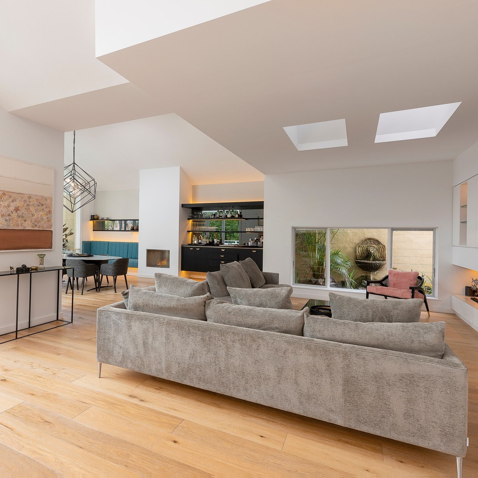 EP124 Hawthorn gallery detail image