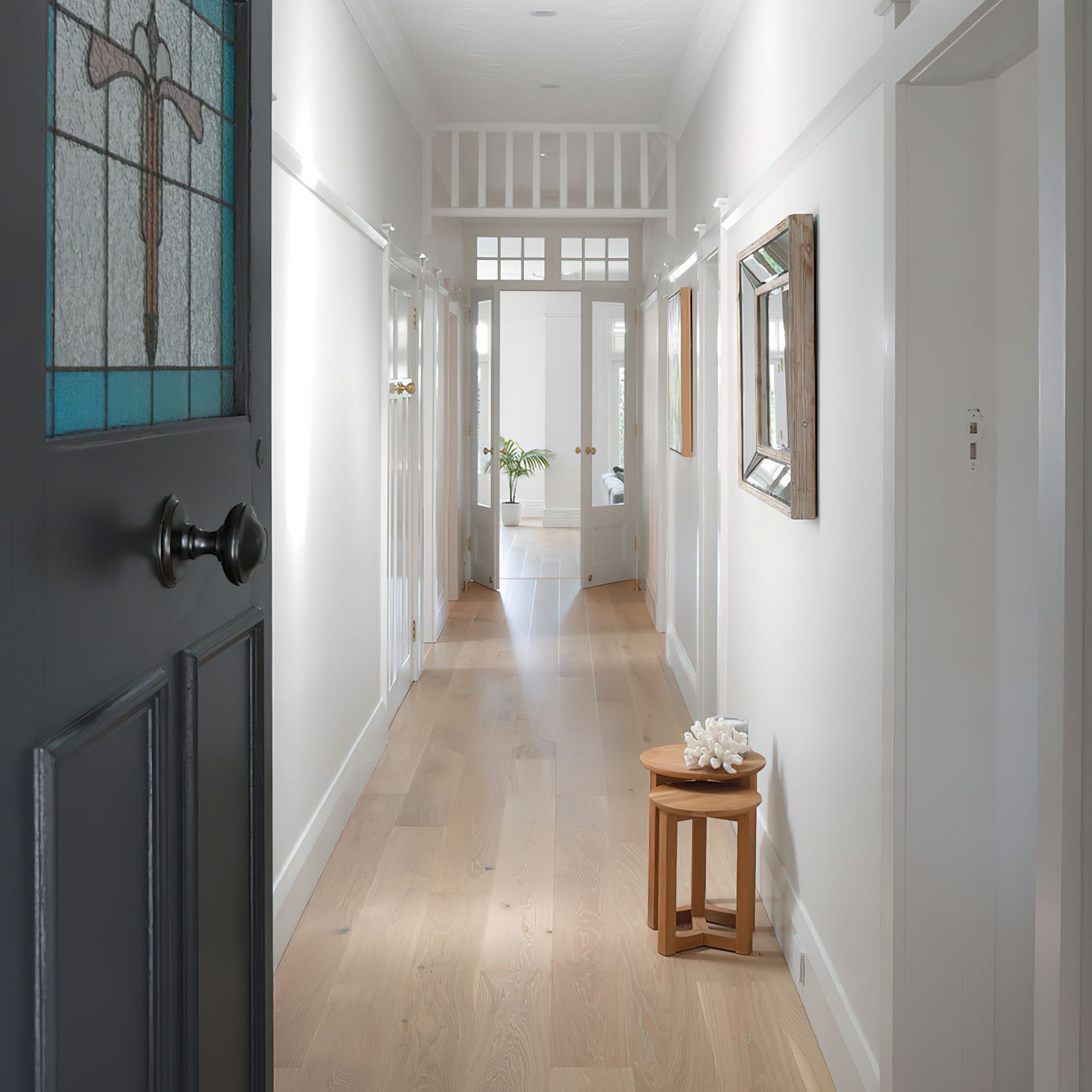 HW2502 Champagne gallery detail image