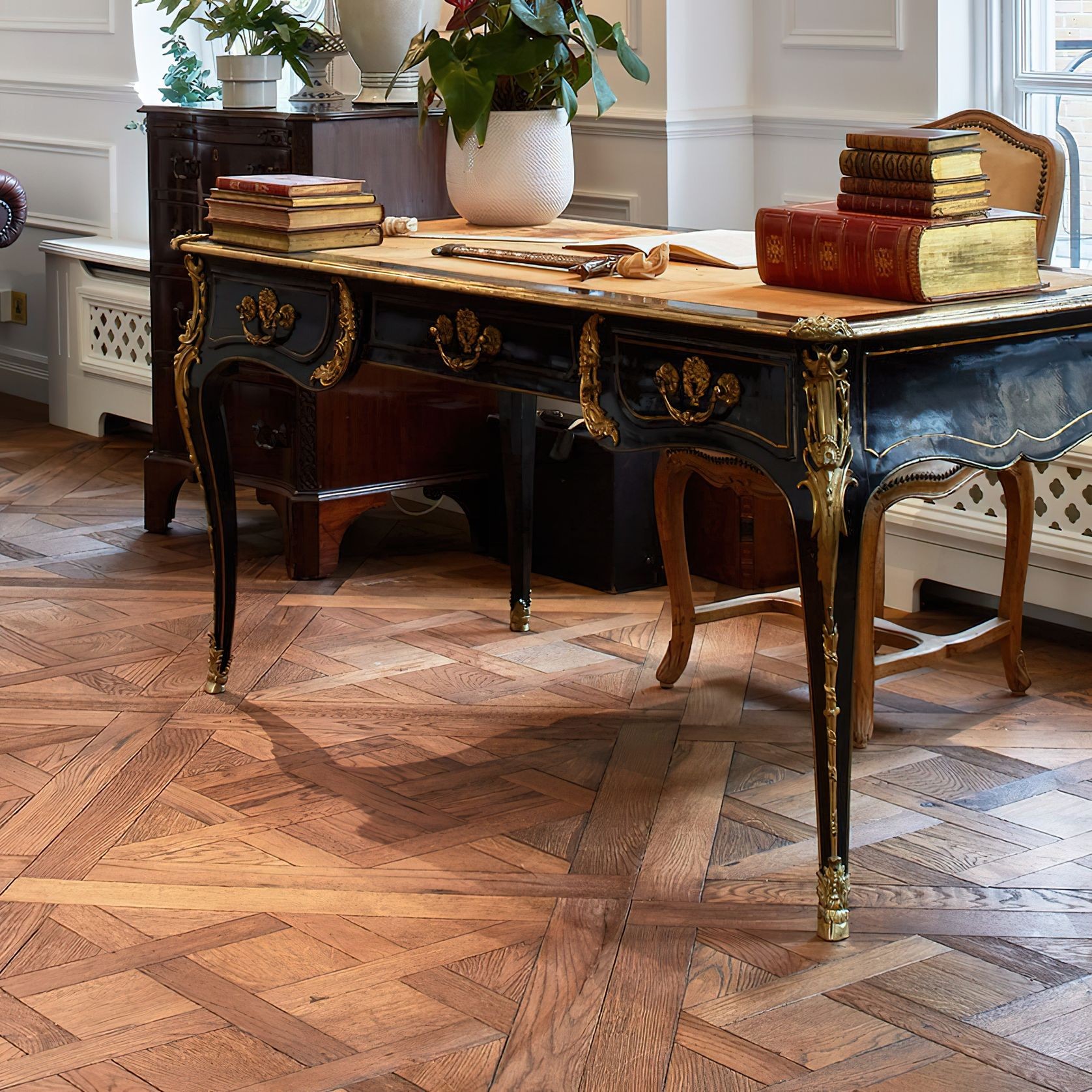 HW1391 Versailles Antique gallery detail image