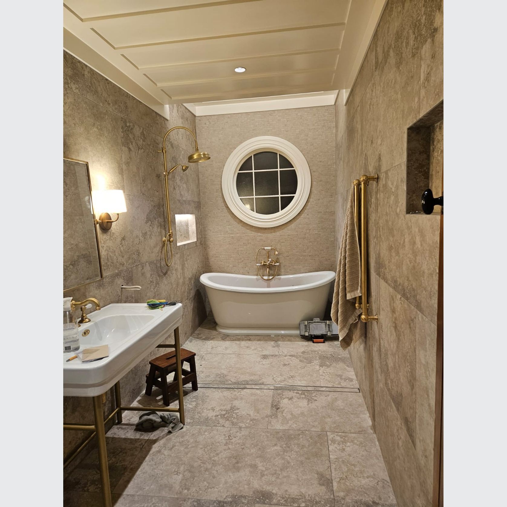 Round Windows gallery detail image