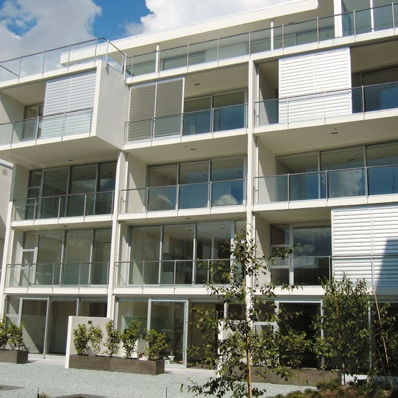 Hand Adjustable Louvre Panels (KISS Pivot System) gallery detail image