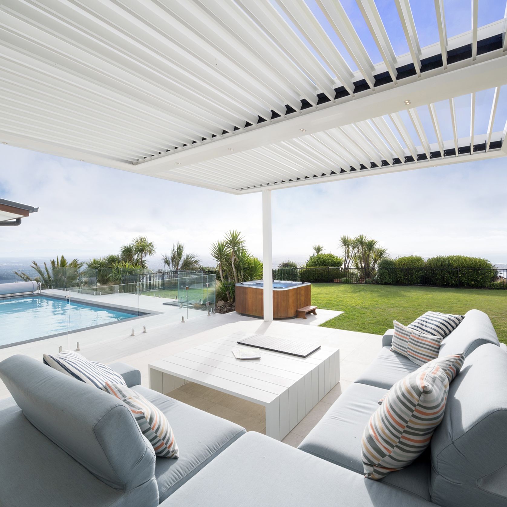 Concertina Sky Louvre gallery detail image