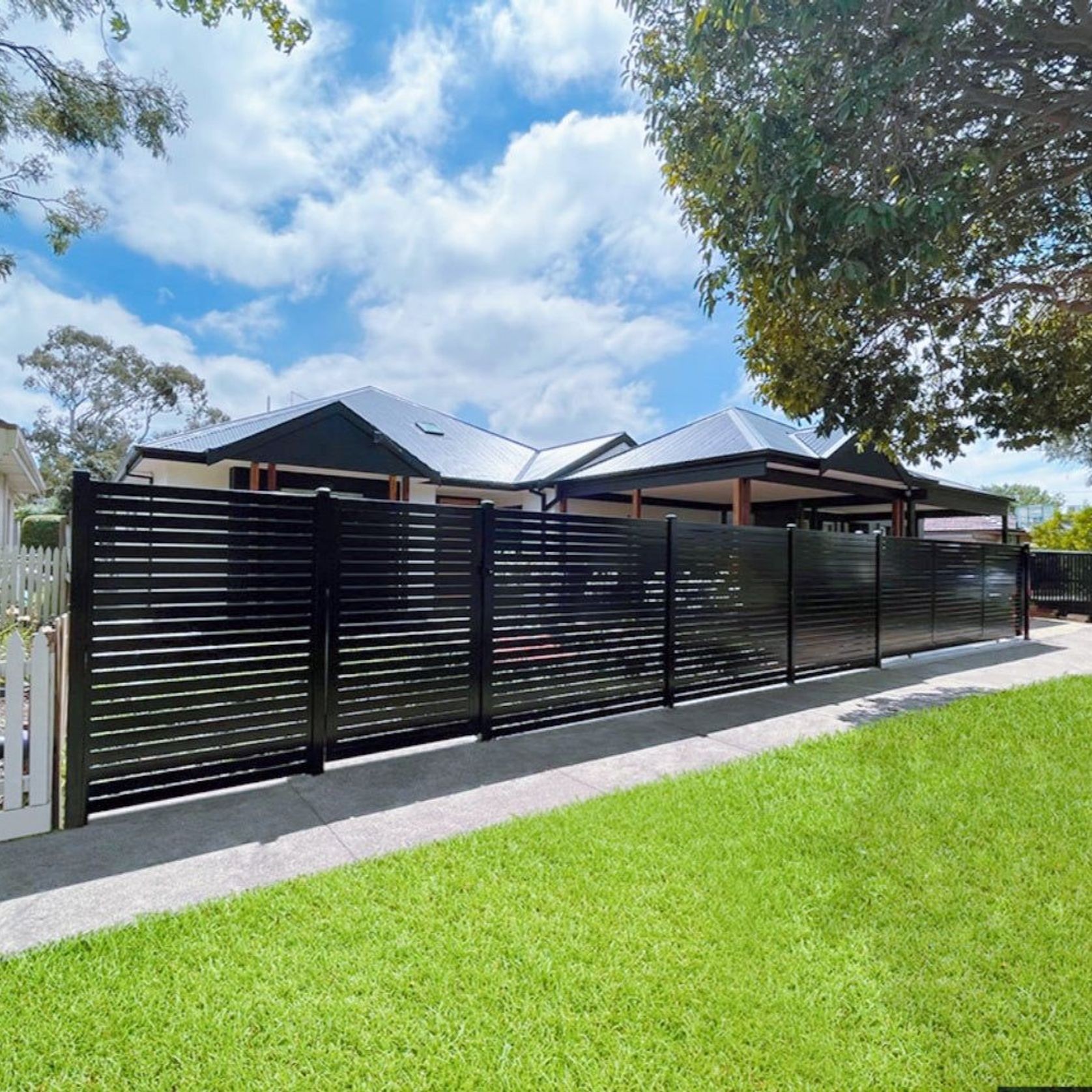 Aluminium Slat Privacy Fence Panel - Horizontal gallery detail image