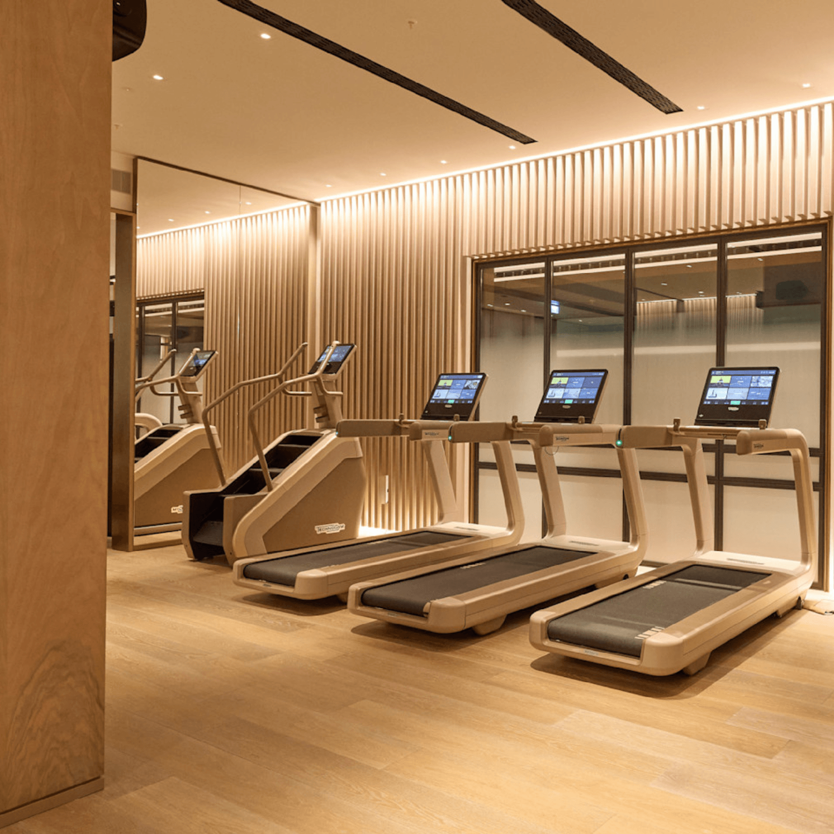 Artis Run gallery detail image