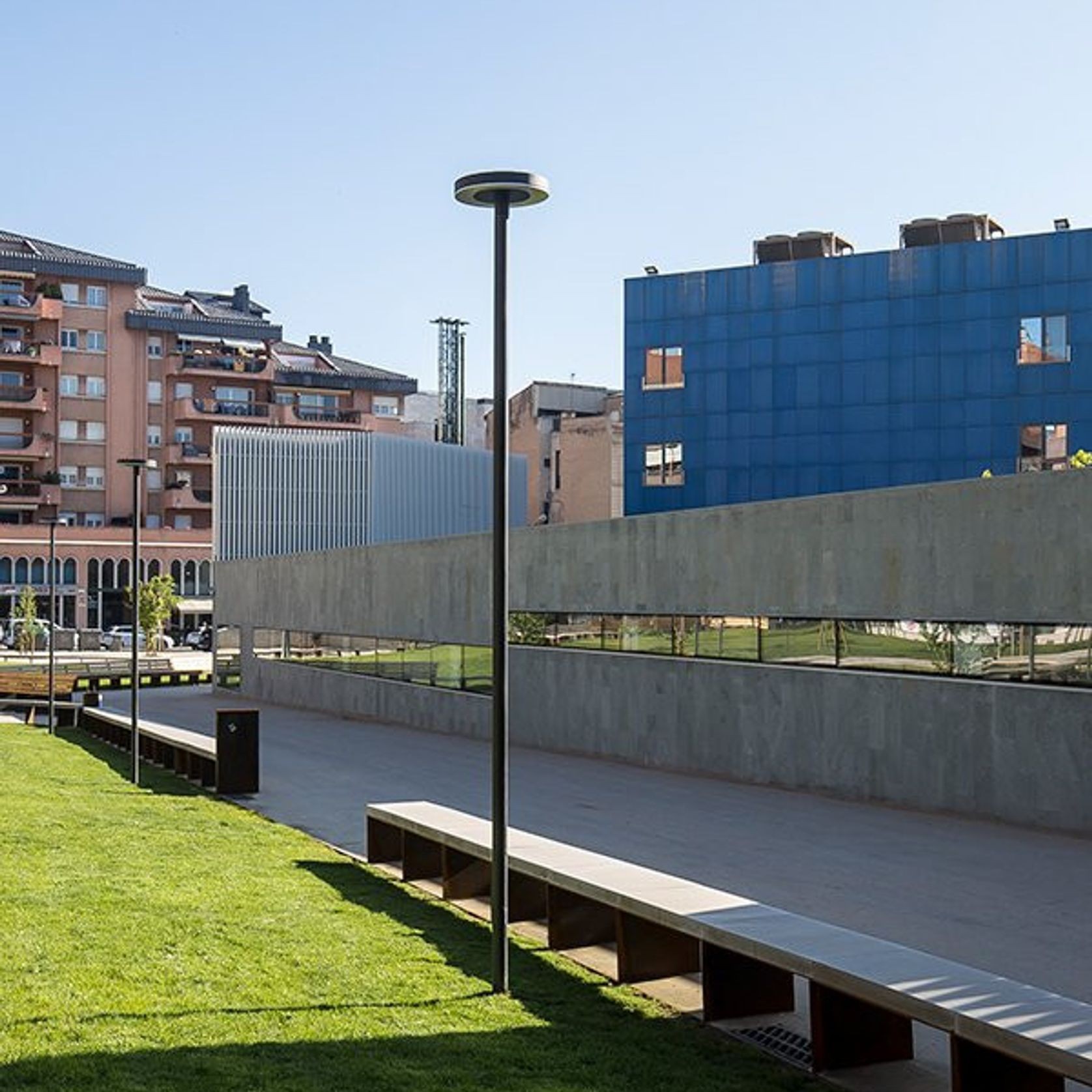 Pole Light Urban Distribution Rotosymmetric Cut Off gallery detail image