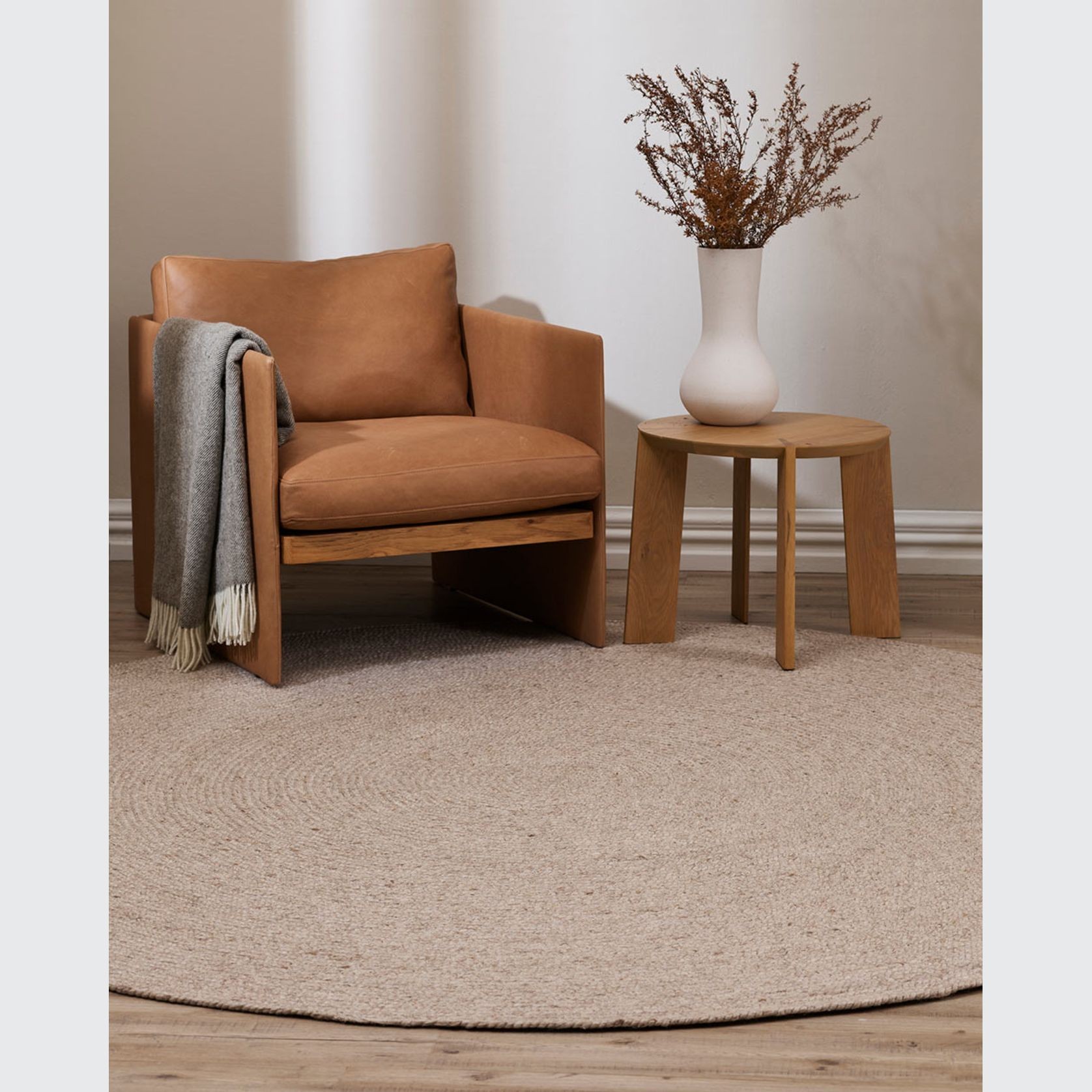Baya Tairua Handbraided Circular Rug - Natural/Straw gallery detail image