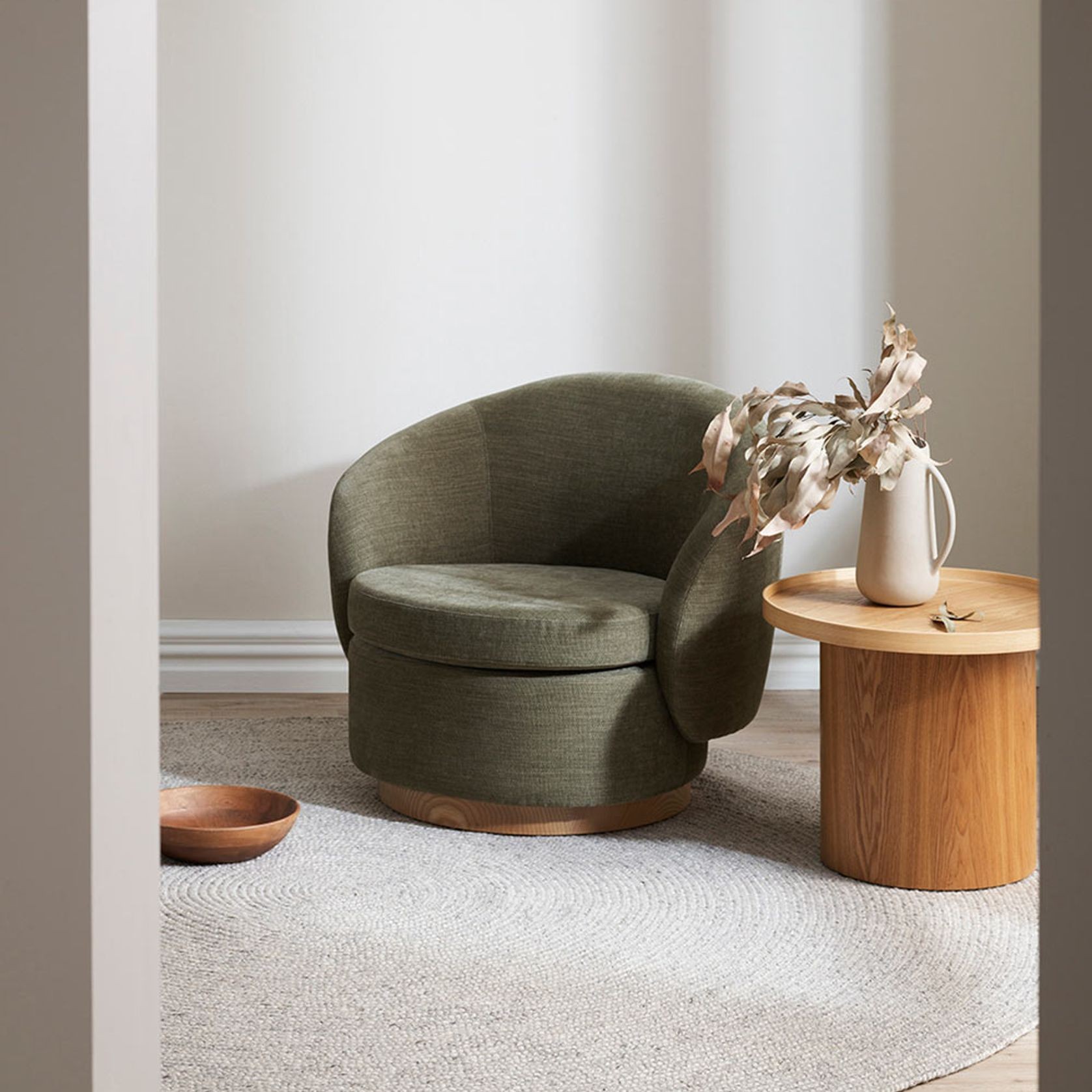 Baya Tairua Handbraided Circular Rug - Silver Birch gallery detail image