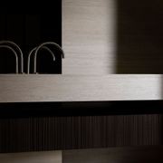 Verso Vein Cut gallery detail image