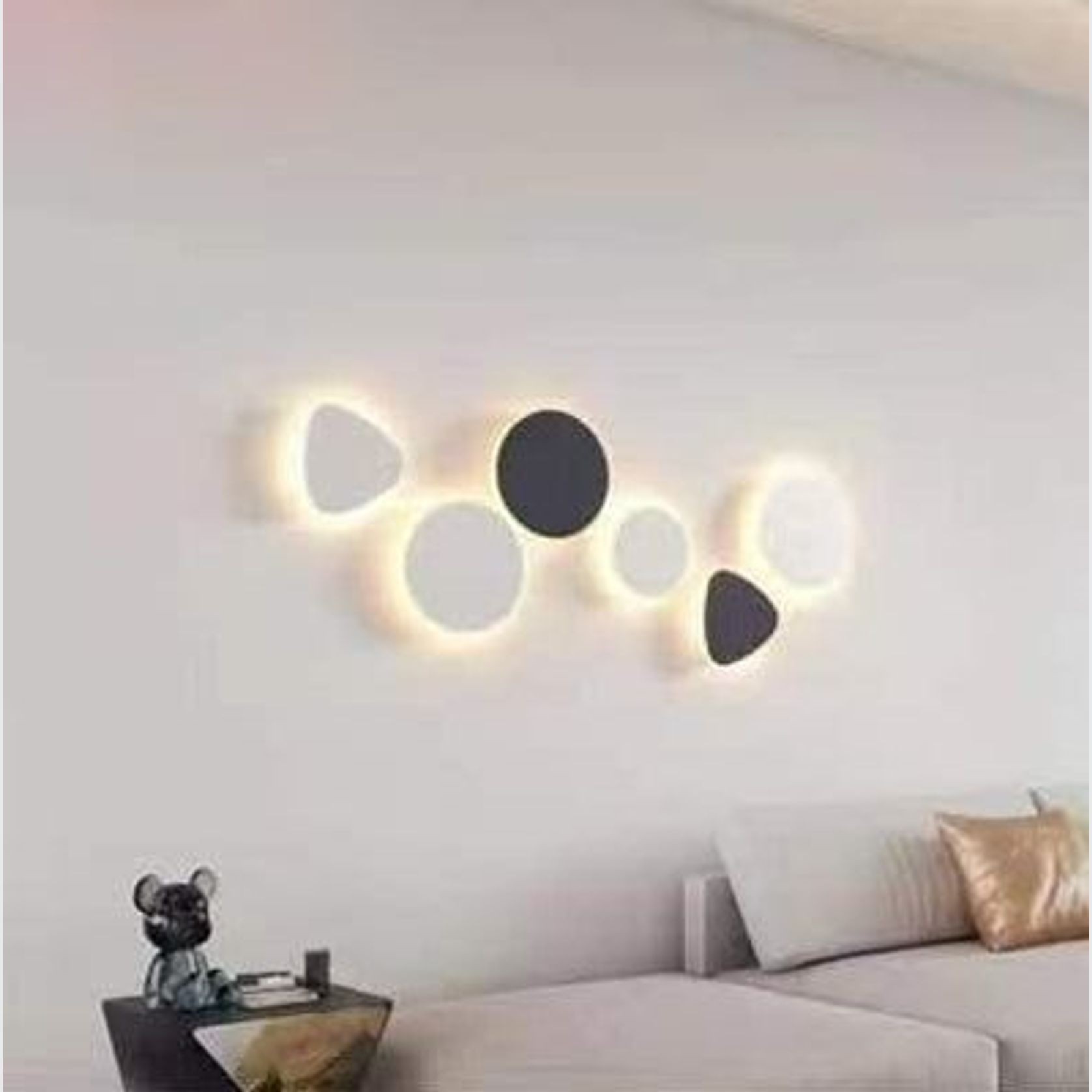 Plak Triangular Magnetic Wall Light gallery detail image