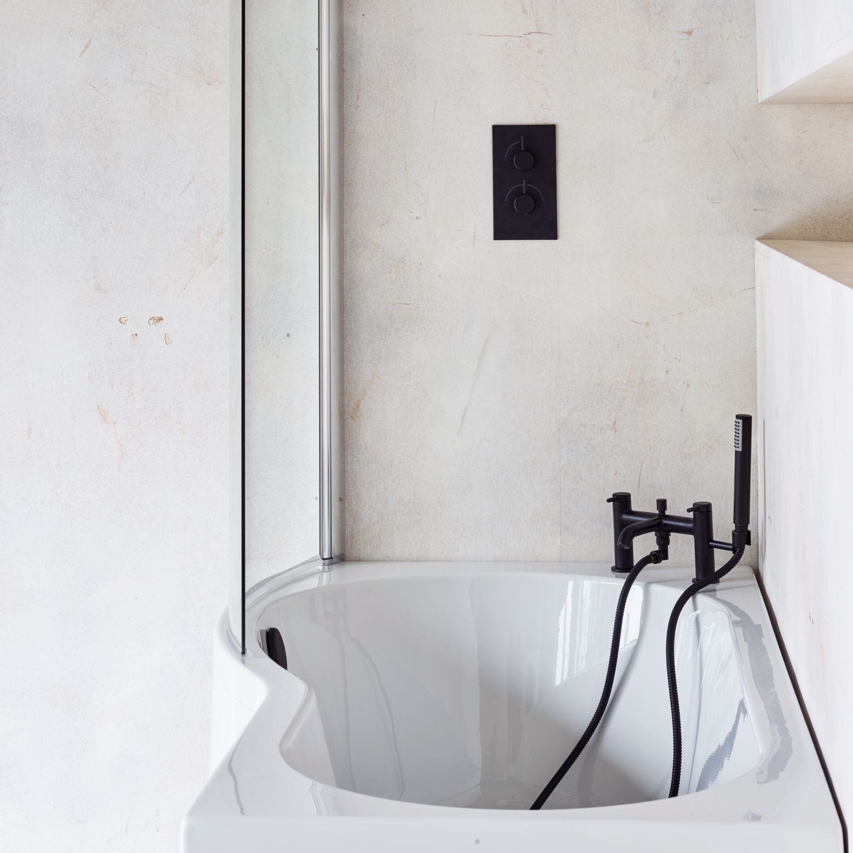 B Shower Acrylic Bath (Right or Left) gallery detail image