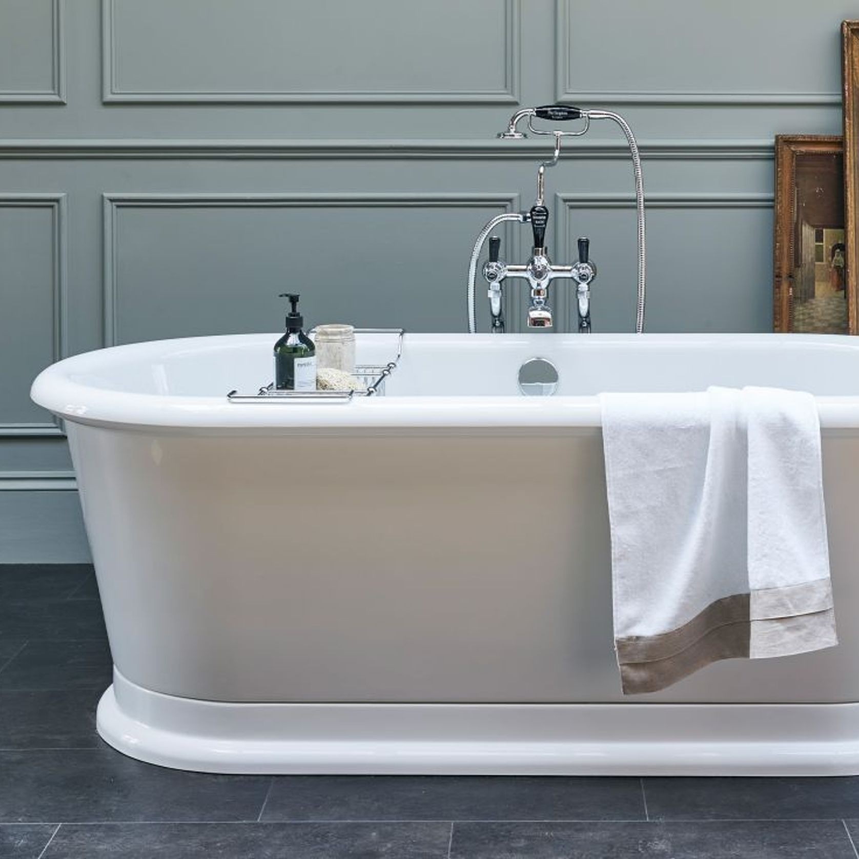 London Freestanding Bath gallery detail image