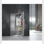 LIEBHERR | Monolith Integrated BioFresh Refrigerator w. 610 mm gallery detail image