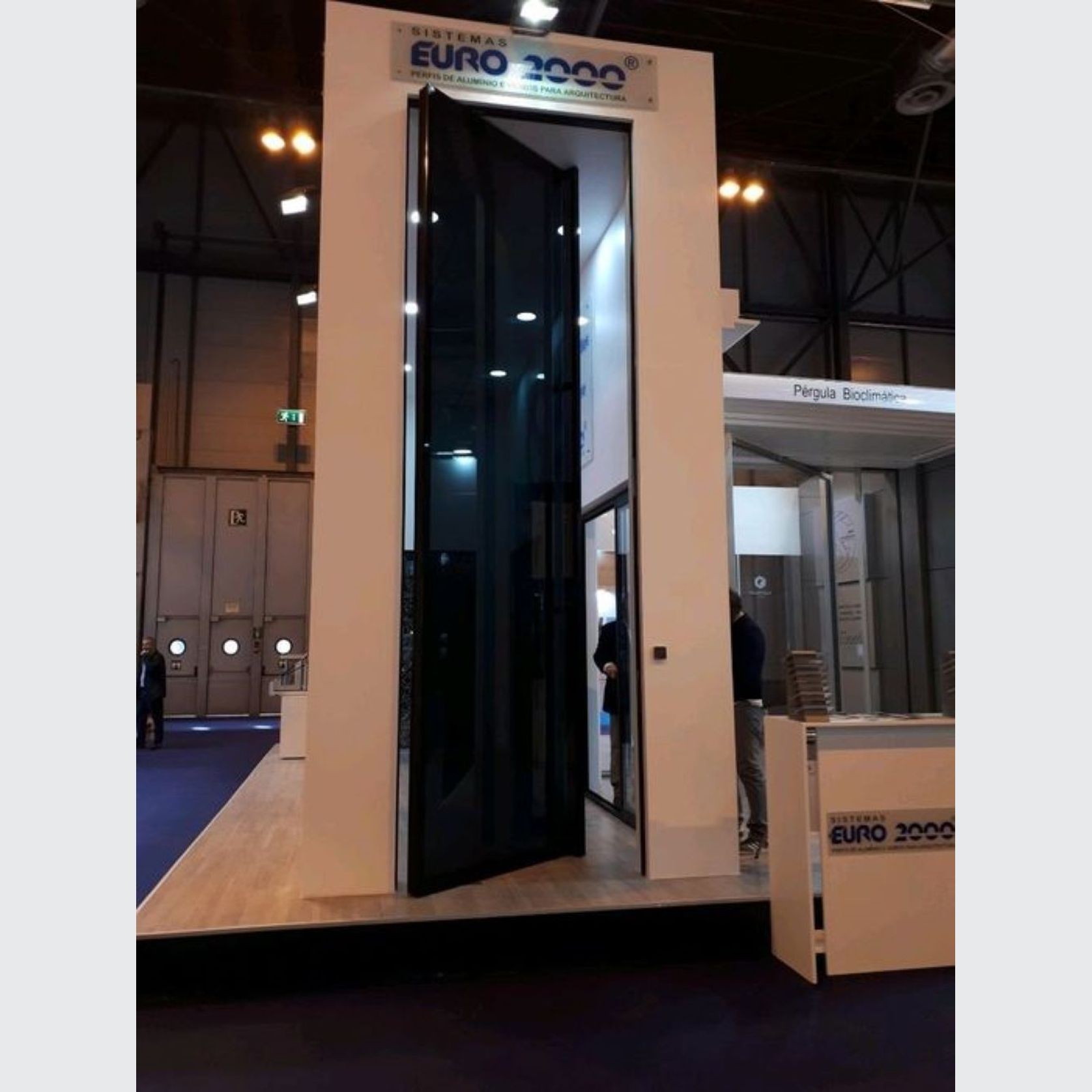 Thermally Broken Pivoting Door System ArchiPro AU