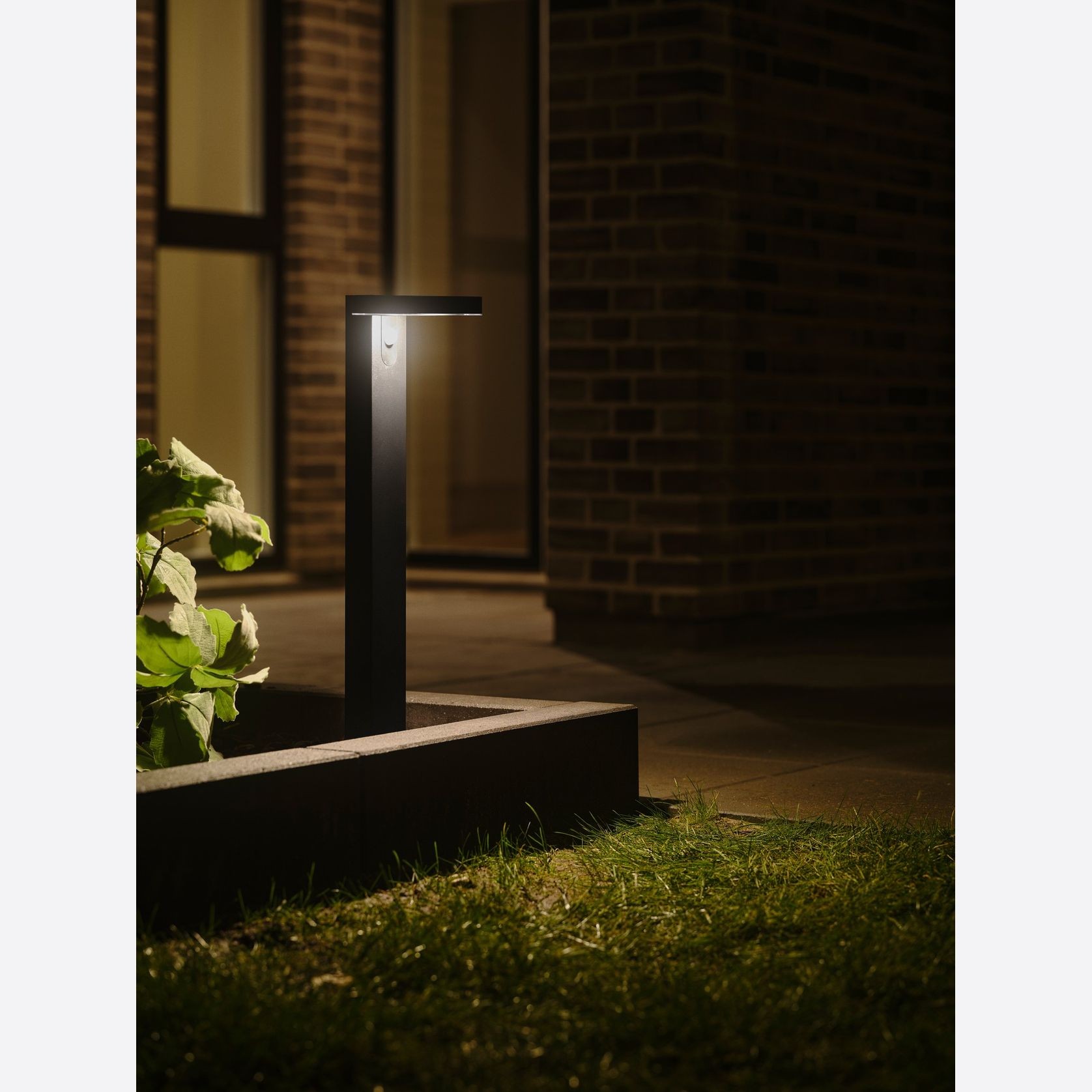 Rica Square Solar Spike Light gallery detail image