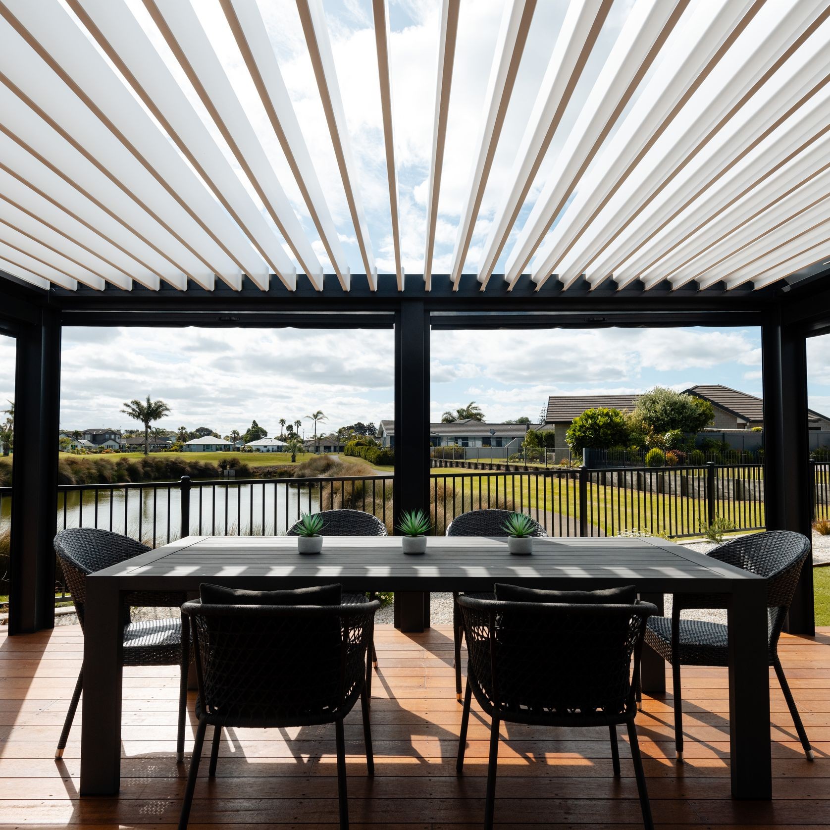 SunPivot® Louvre Roof gallery detail image