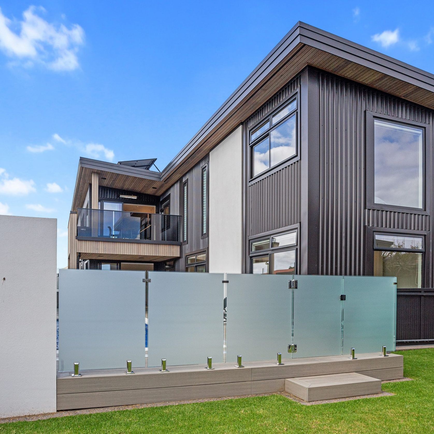 GlasStrut Frameless Glass Balustrade gallery detail image