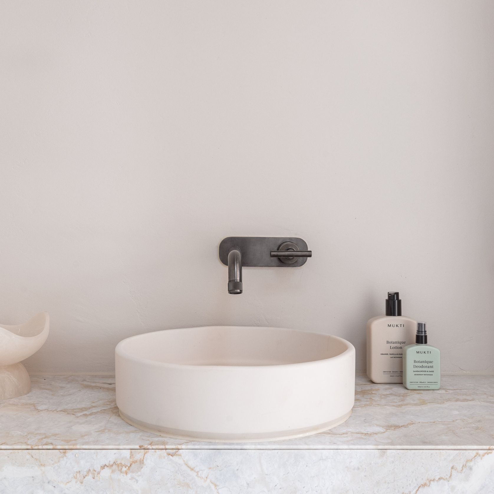 Elysian Hand Towel Holder - Brushed Gunmetal gallery detail image