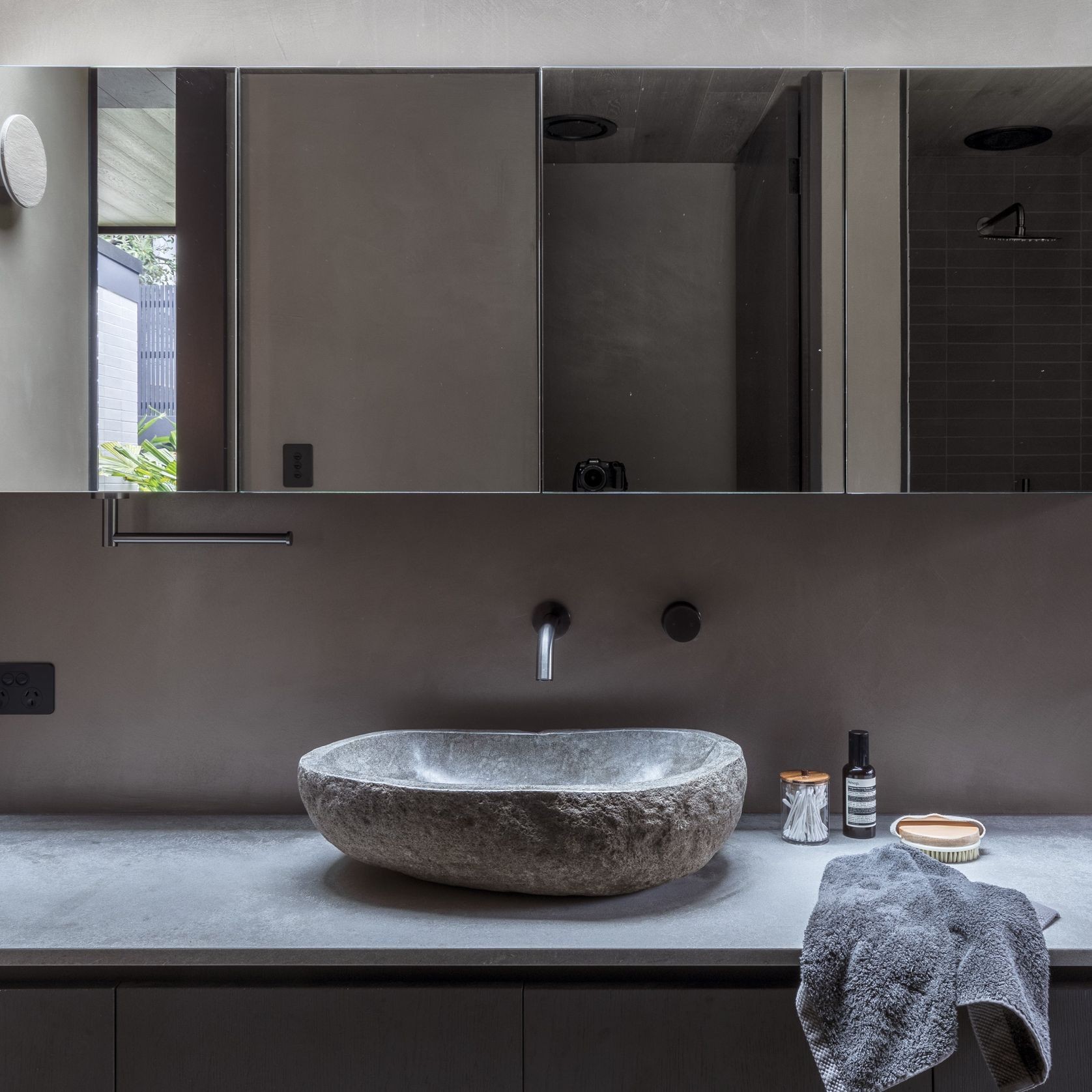 Elysian Hand Towel Holder - Brushed Gunmetal gallery detail image