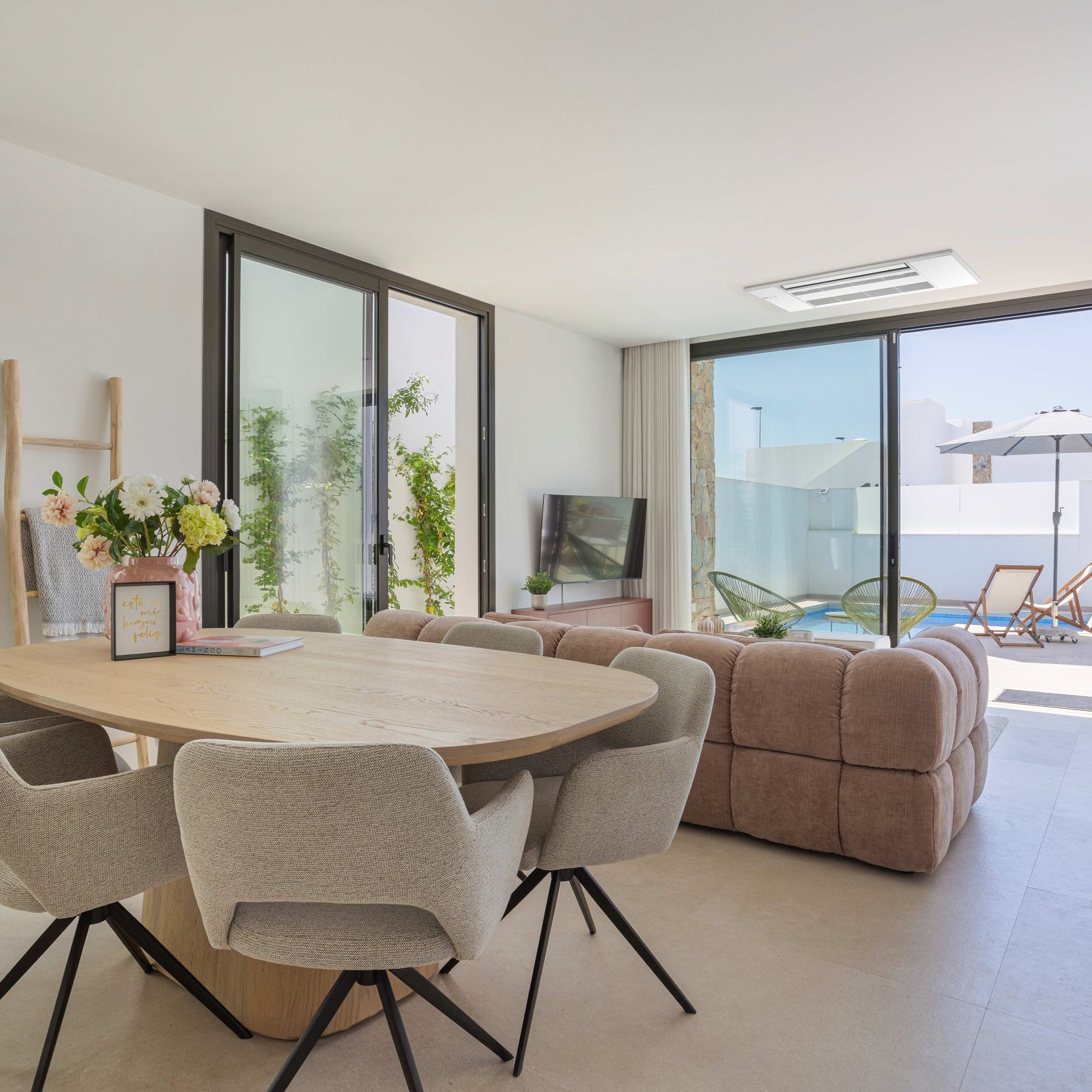 MLZ SlimFit One-way Cassette Heat Pumps gallery detail image