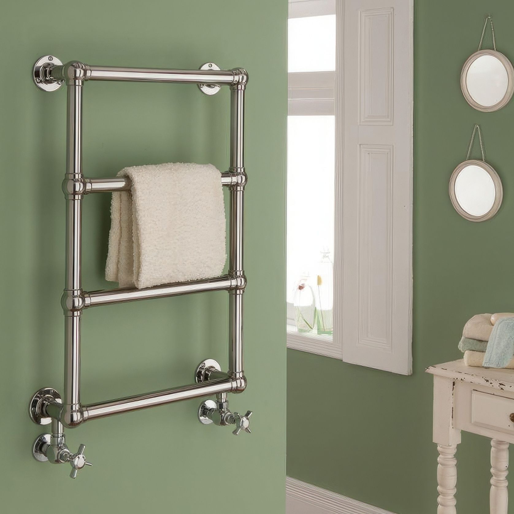 Chalfont Heated Wall Hung gallery detail image