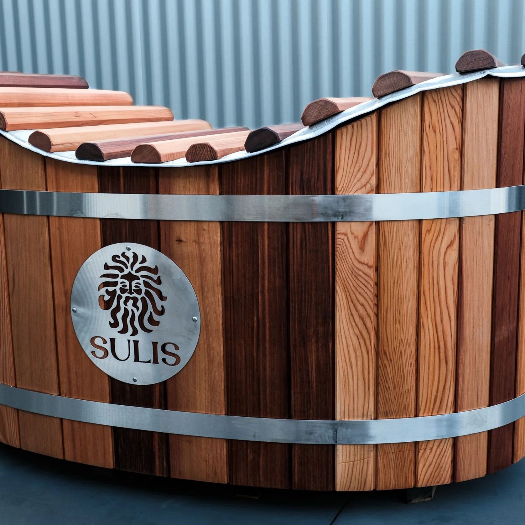 Mahana Bath Tub gallery detail image