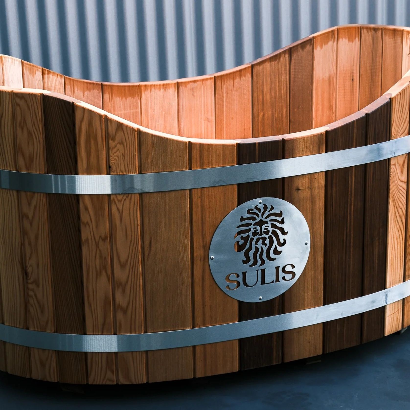 Mahana Bath Tub gallery detail image