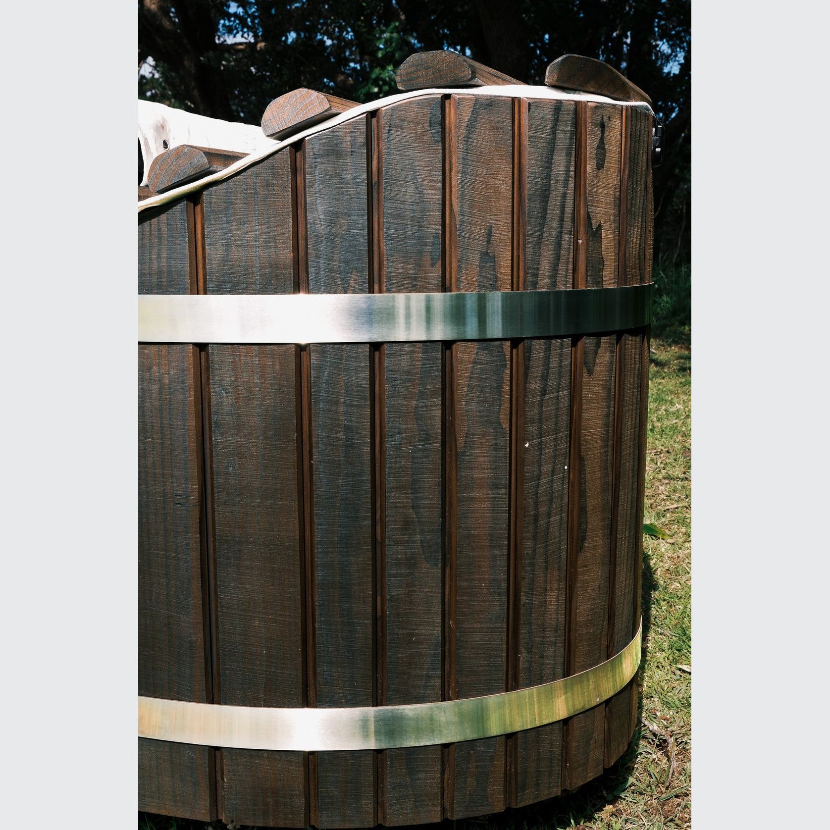 Mahana Bath Tub gallery detail image