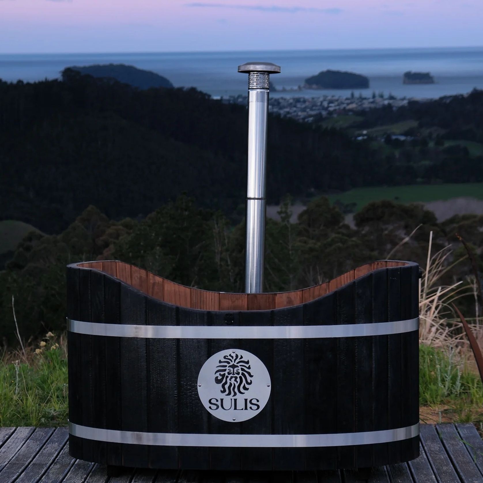 Mahana Bath Tub gallery detail image