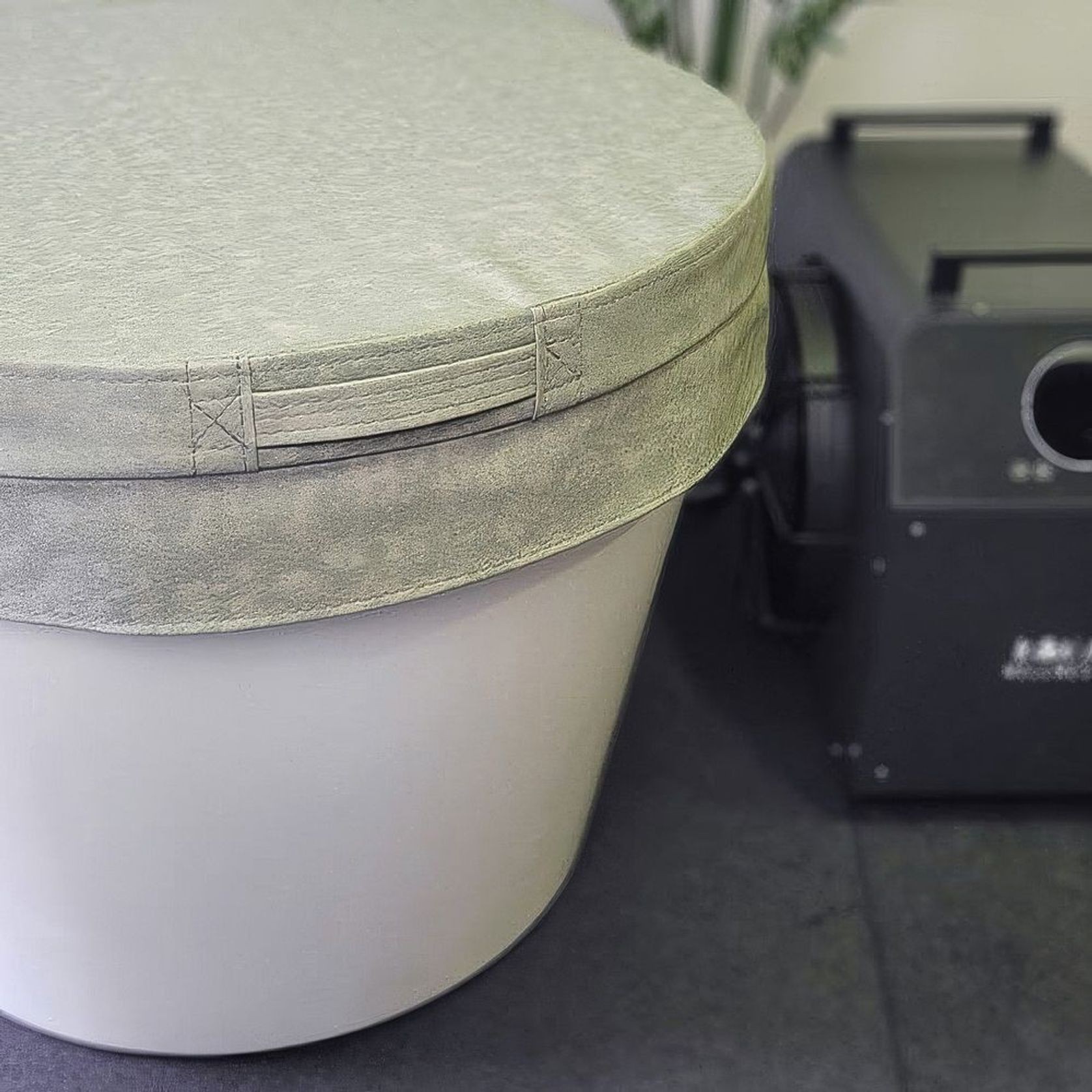 Käldr Ice Bath with WiFi-Controlled Chiller Matte White gallery detail image