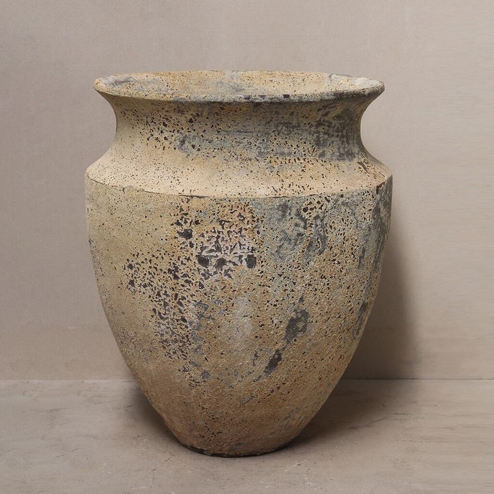 Skorpio Jar gallery detail image