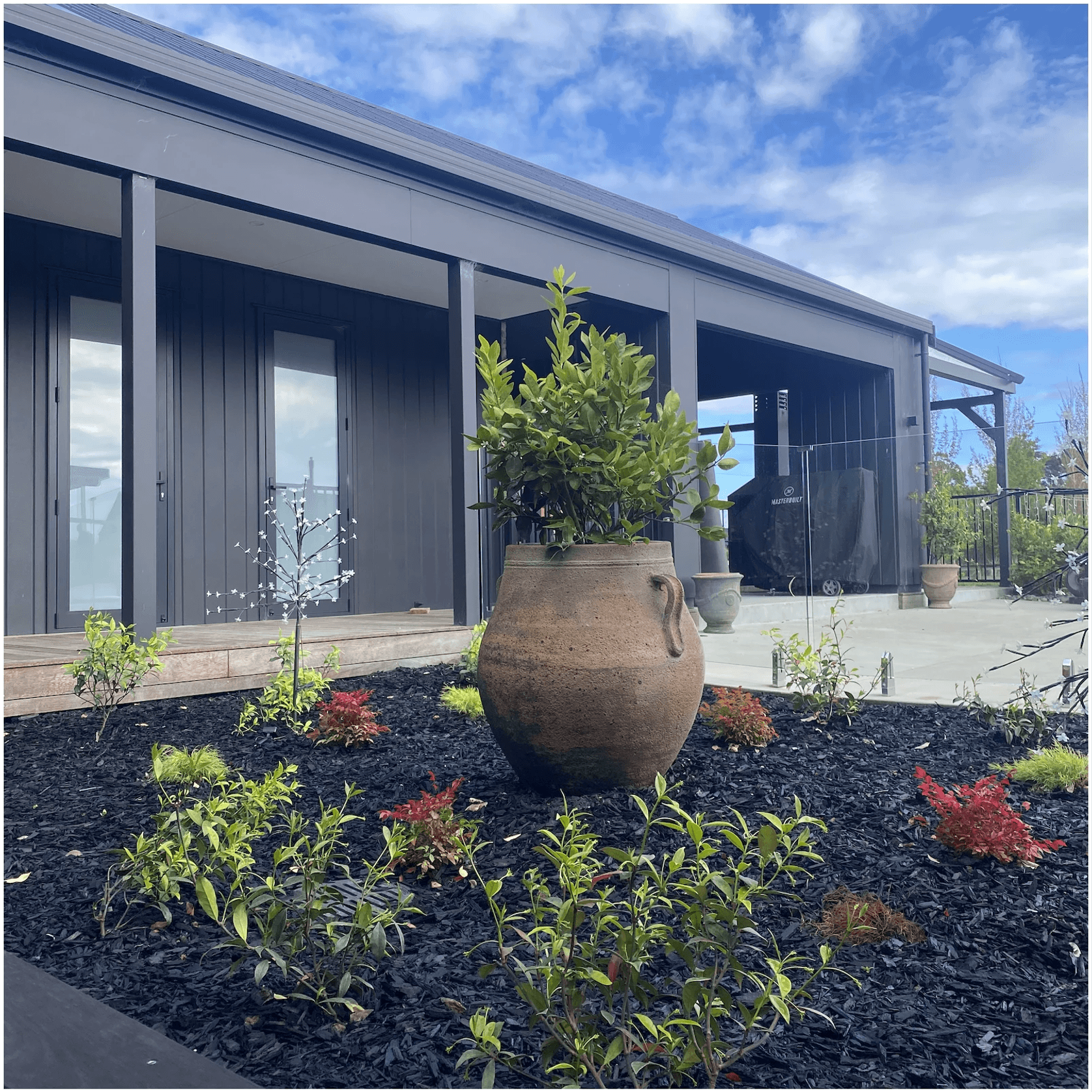 Old Stone - Ibis Jar gallery detail image