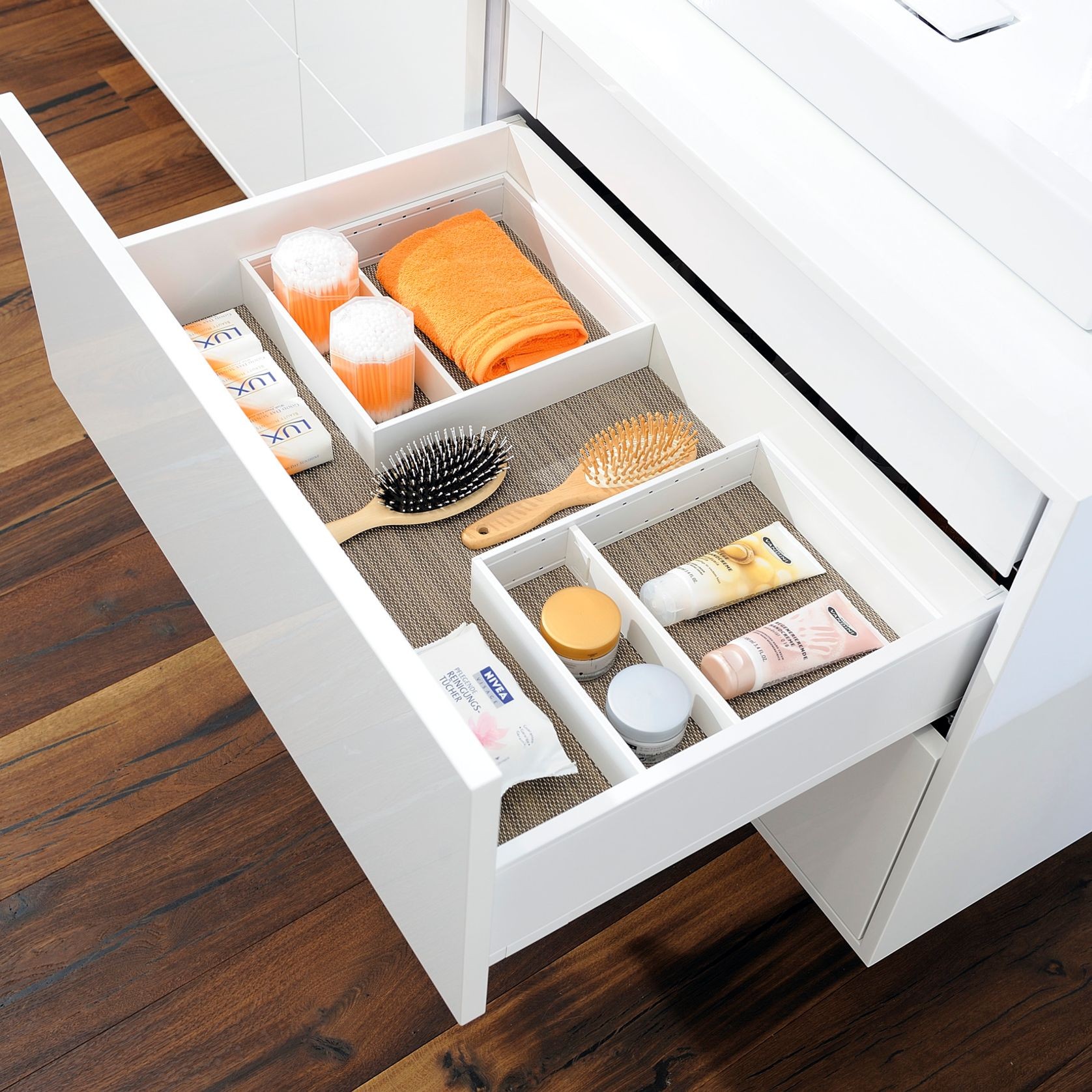 Short Frame - Steel Design | 272W x 242D x 50H gallery detail image