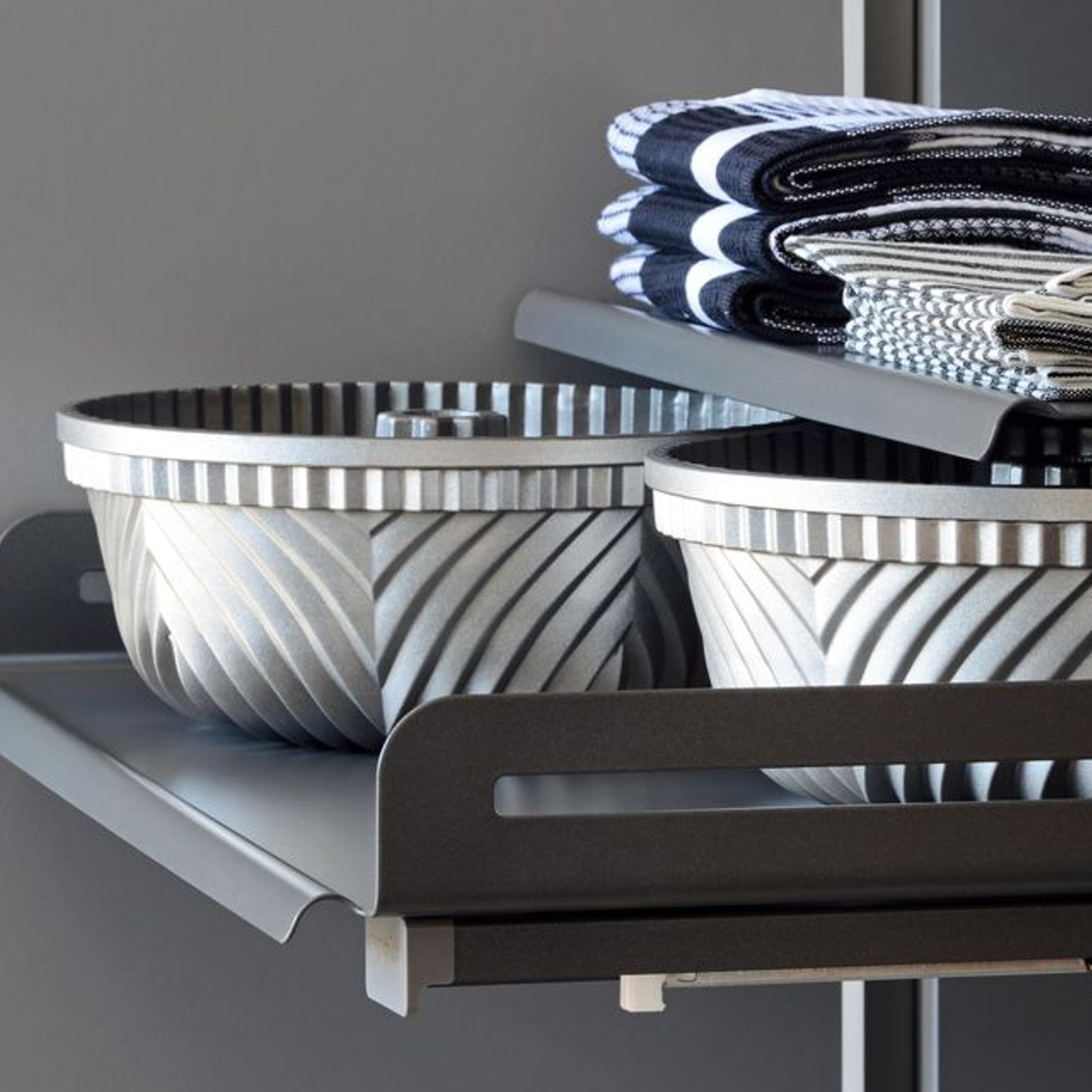 Peka Extendo 600mm | Pull out Shelf gallery detail image