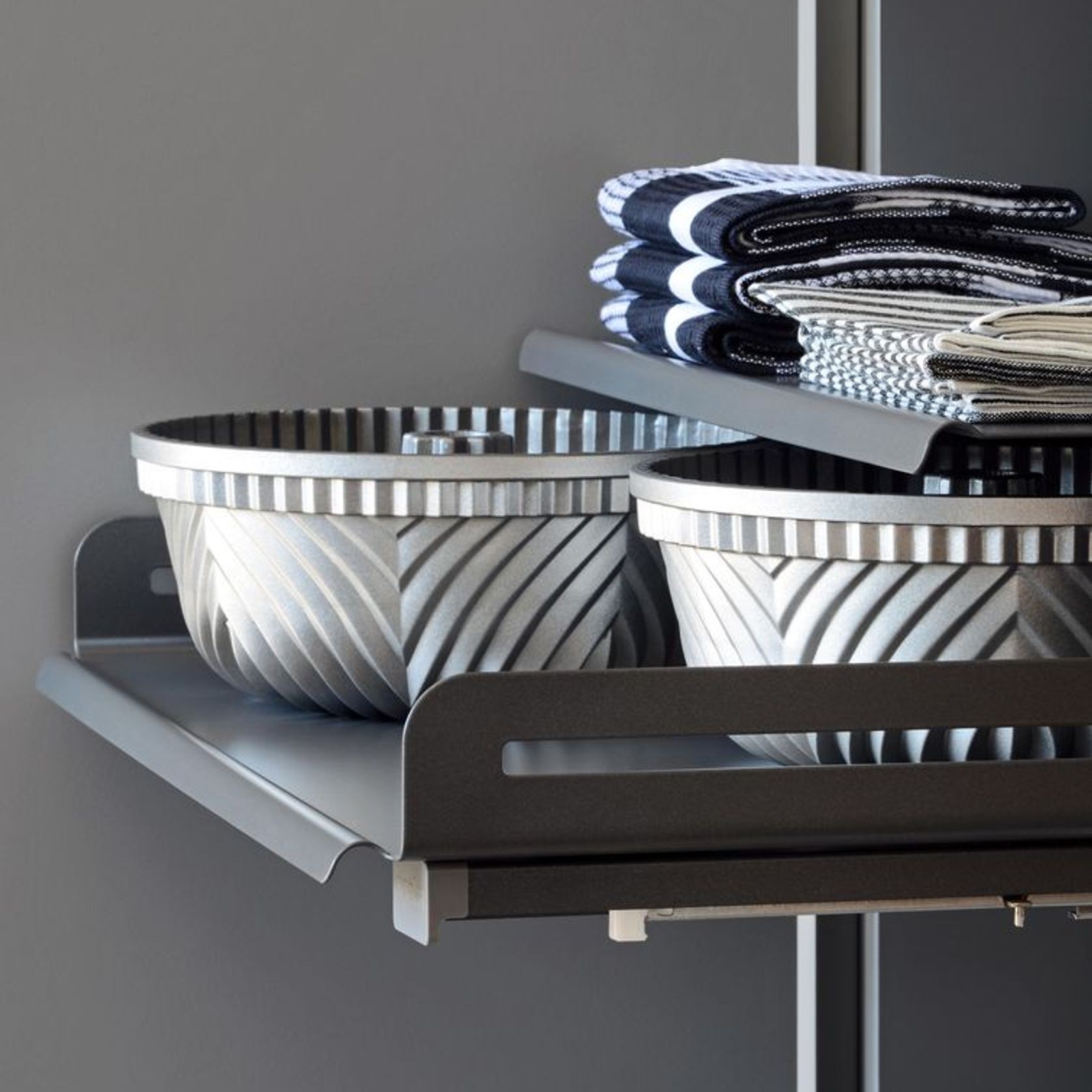 Peka Extendo 900mm | Pull out Shelf gallery detail image