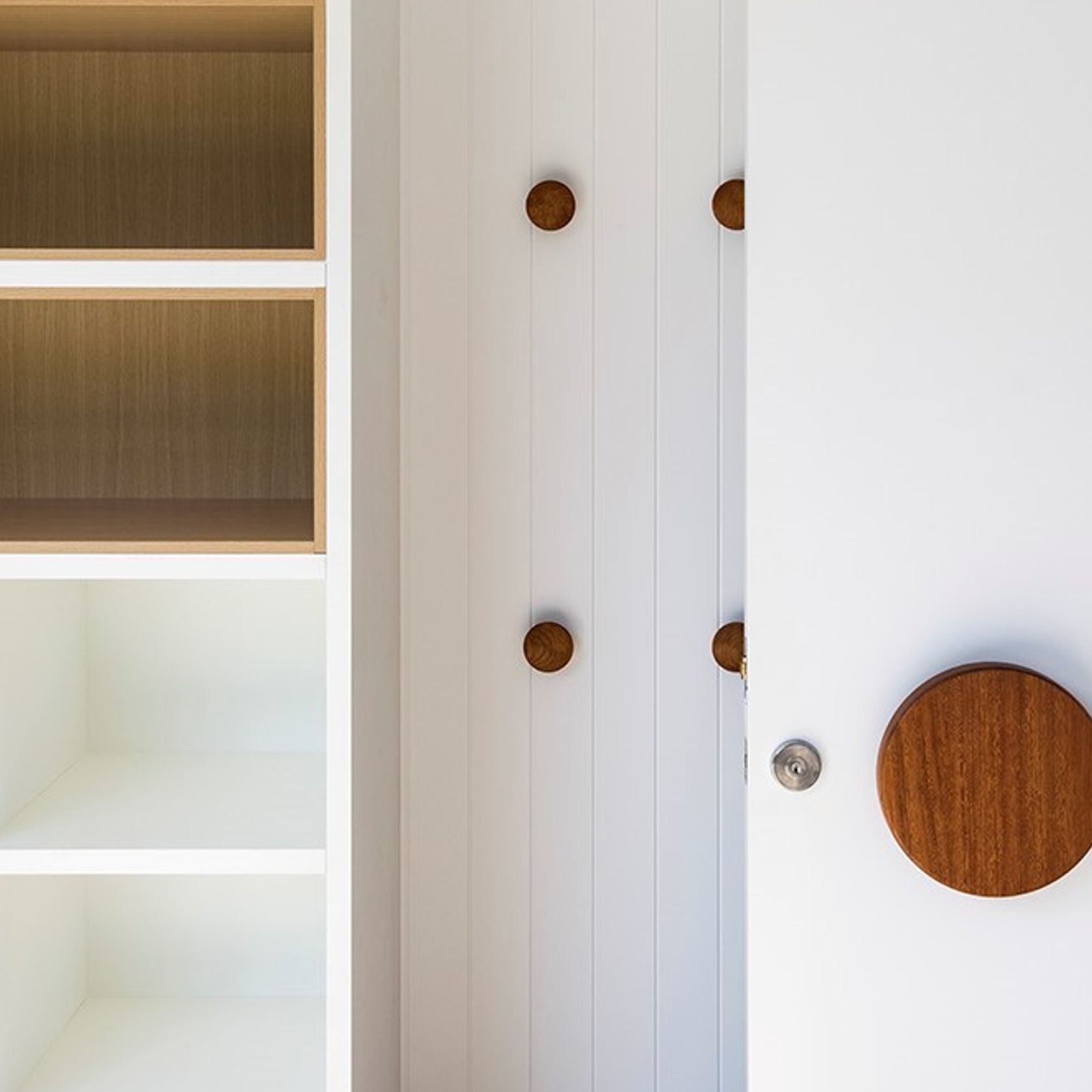 Large Round  - Timber Door Handle - TDH003 gallery detail image
