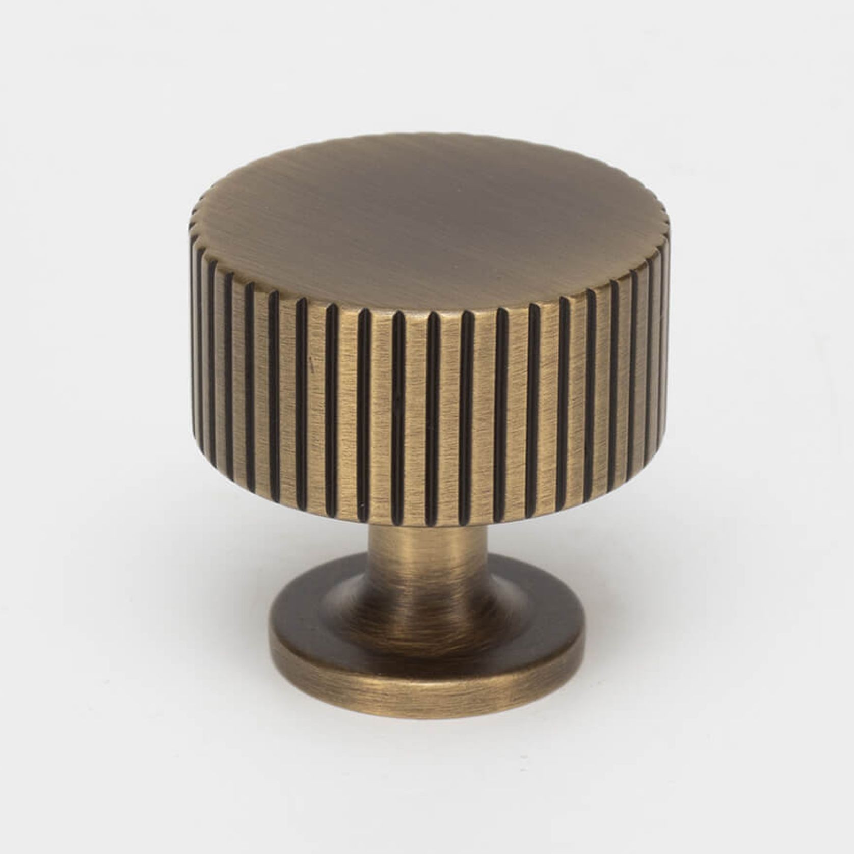 KT&CO Kitchen drawer knobs Rose Bay gallery detail image