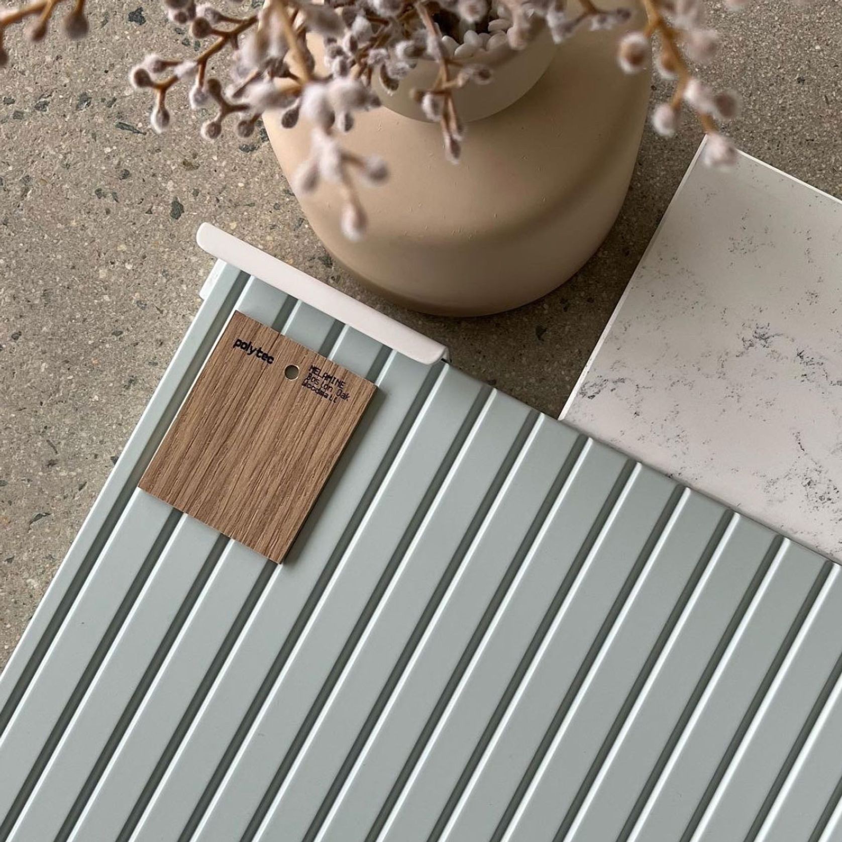 Ferrara Lip Pull | Handles gallery detail image