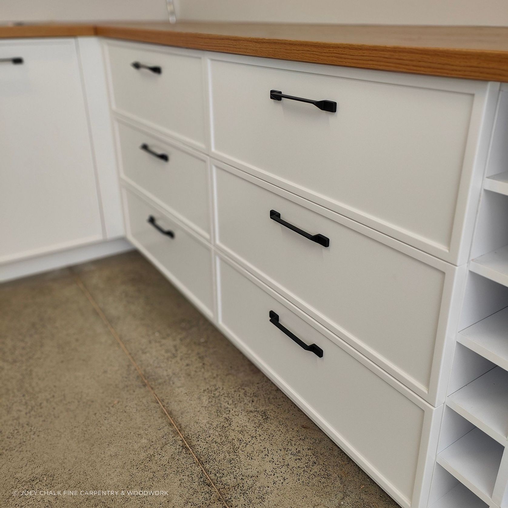 Scalzi D Handle gallery detail image