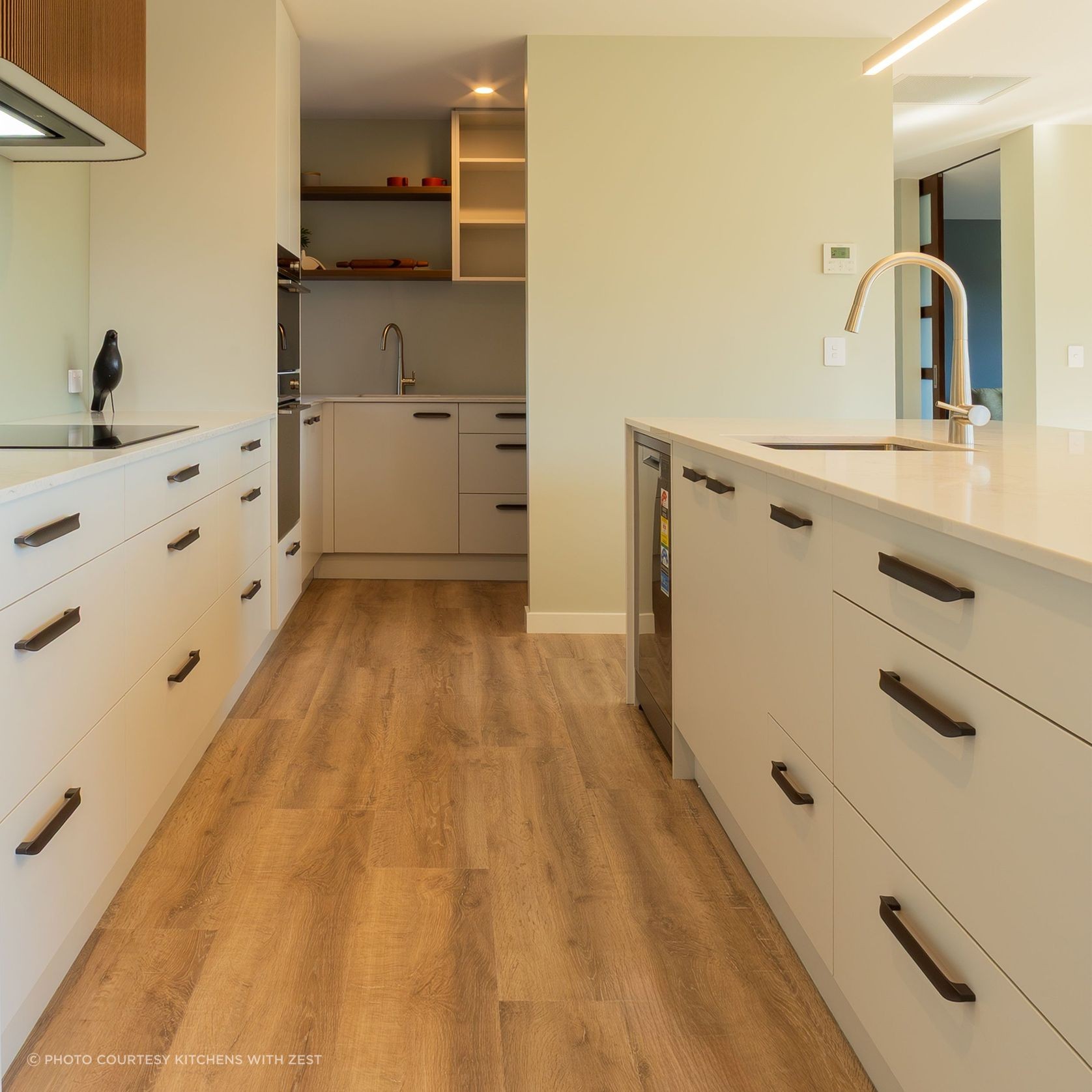 Striatus D Handle gallery detail image