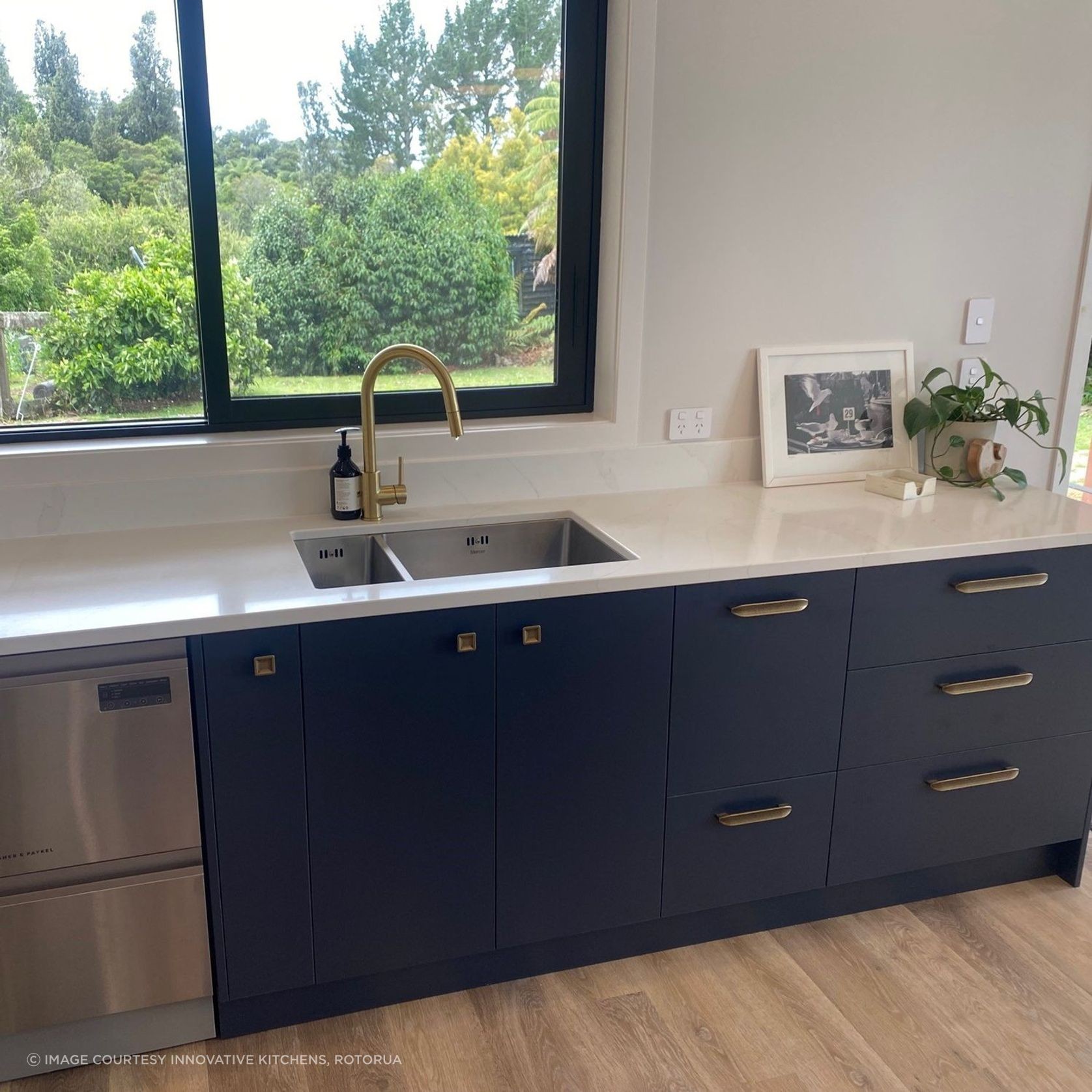 Vecchio D Handle gallery detail image