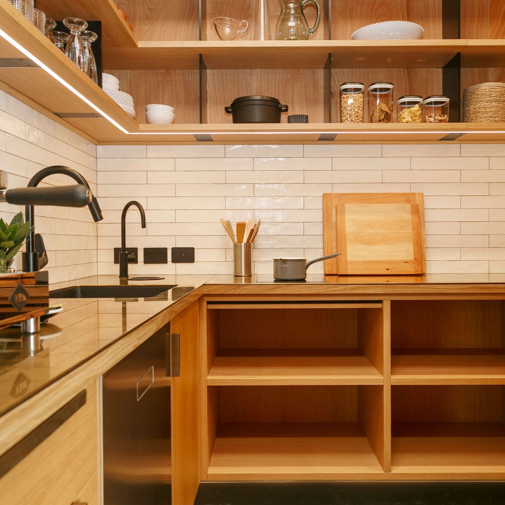 Furnier American White Oak 1/4 | Timber Veneer Panels gallery detail image