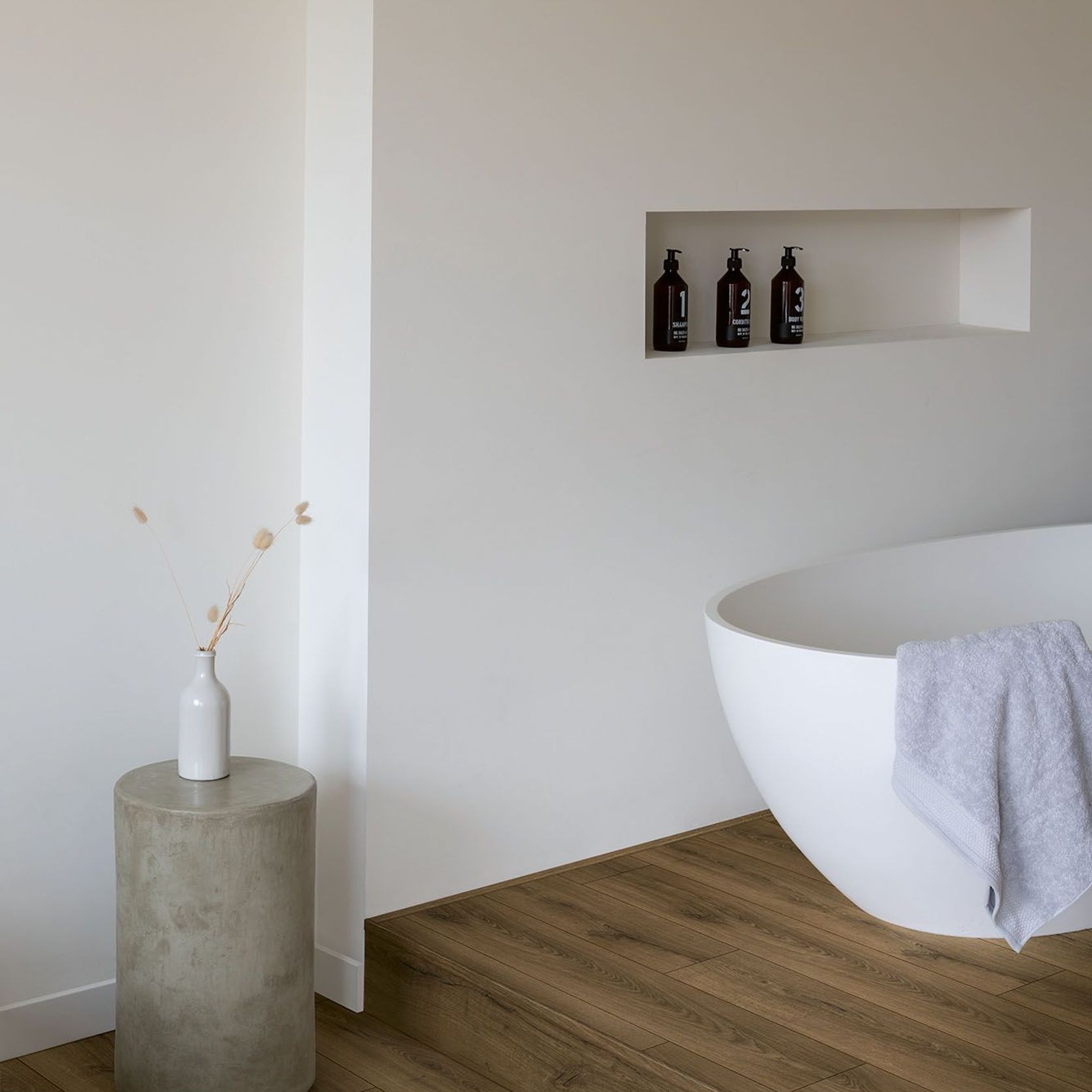 Quick-Step Classic Warm Brown Oak Laminate Flooring gallery detail image