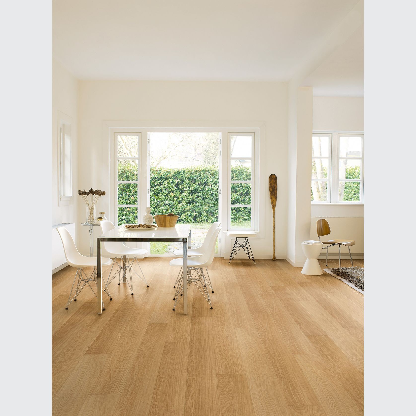 Quick-Step Impressive Natural Varnished Oak Laminate Flooring gallery detail image
